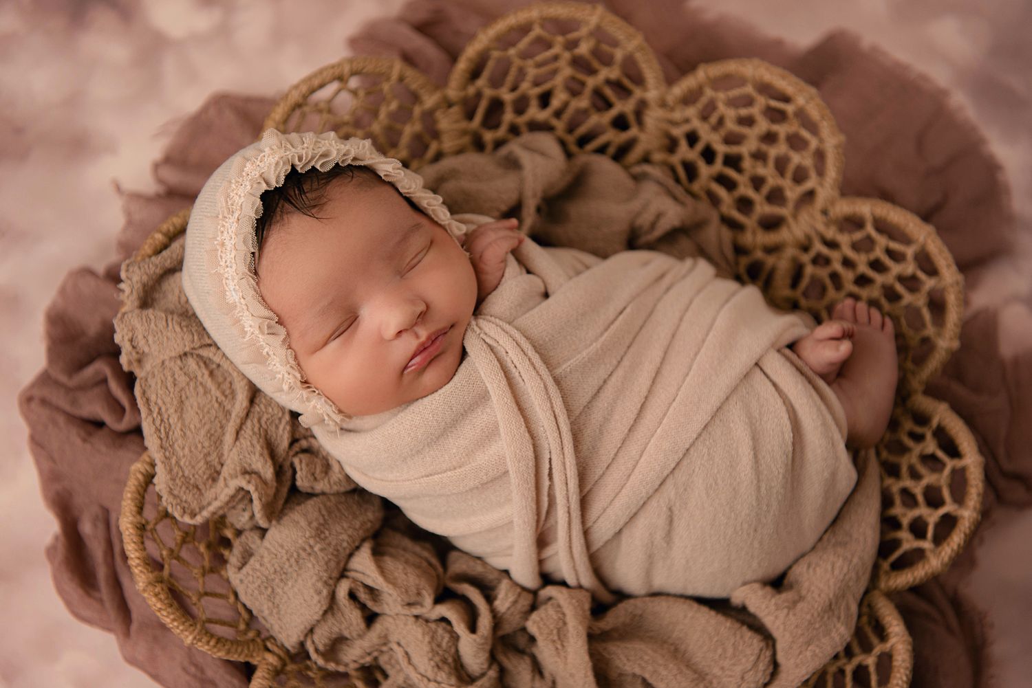 North Alabama Newborn Photographer
Southern Tennessee Newborn Photography 
Newborn mini session, Newborn session near me 
watch me grow