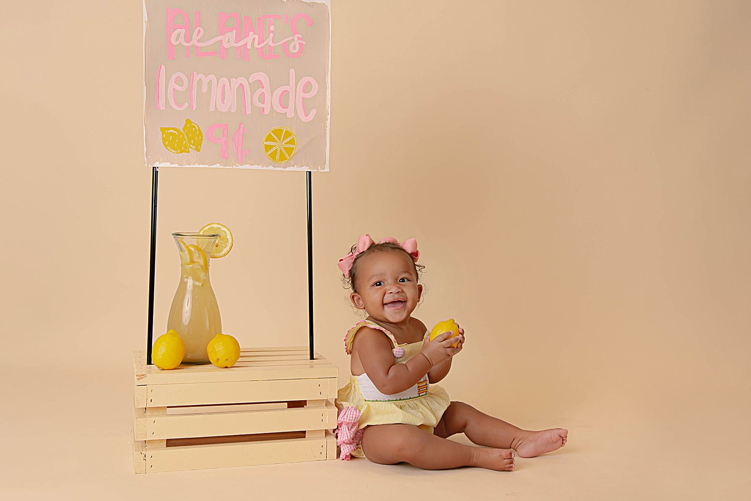 Watch me grow plans. Milestone photographer near me. 
Baby plans, North Alabama newborn and watch me grow photographer. Milestone sessions