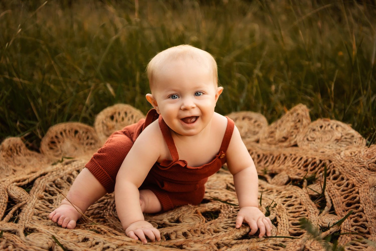 Mommy and me sessions near me.  North Alabama Photographer Shoals, Florence, Killen, Rogersville, Anderson, Madison, Athens, Huntsville, AL