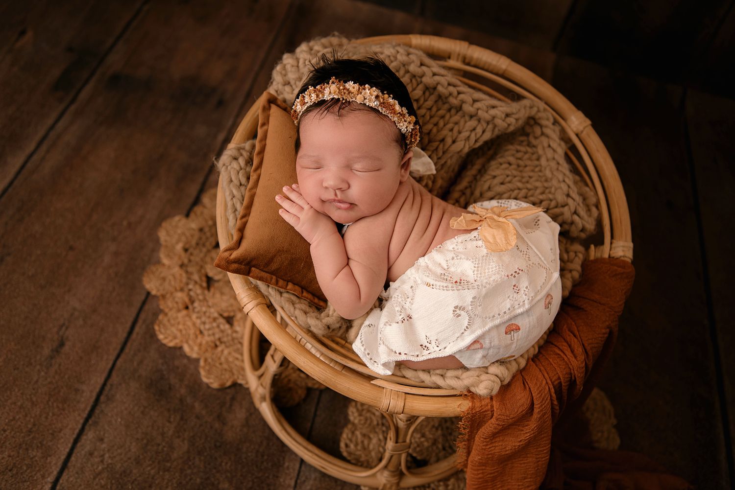 North Alabama Newborn Photographer
Southern Tennessee Newborn Photography 
Newborn mini session, Newborn session near me 
watch me grow