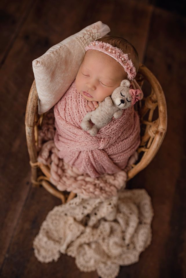 North Alabama Newborn Photographer
Southern Tennessee Newborn Photography 
Newborn mini session, Newborn session near me 
watch me grow