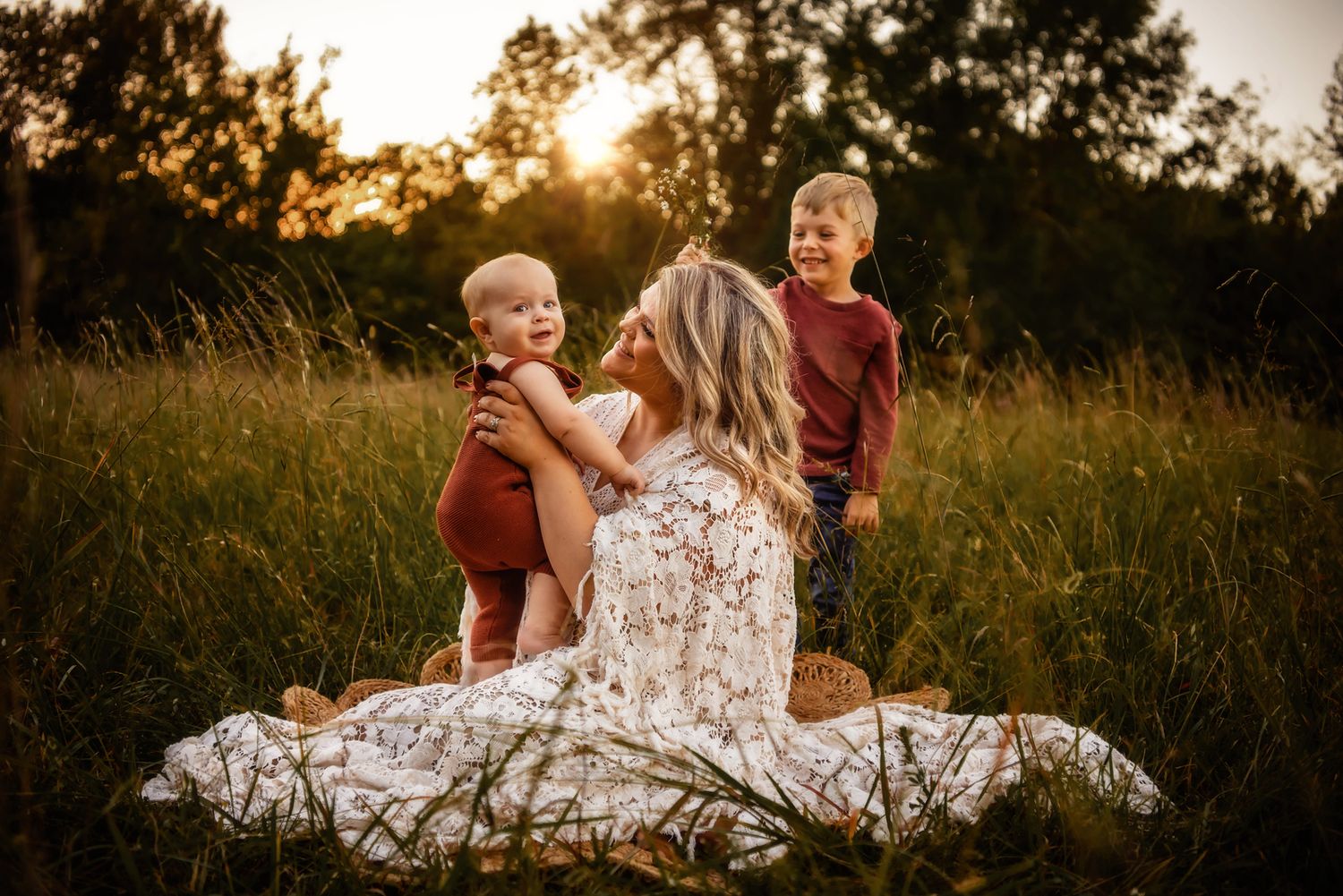 Mommy and me sessions near me.  North Alabama Photographer Shoals, Florence, Killen, Rogersville, Anderson, Madison, Athens, Huntsville, AL