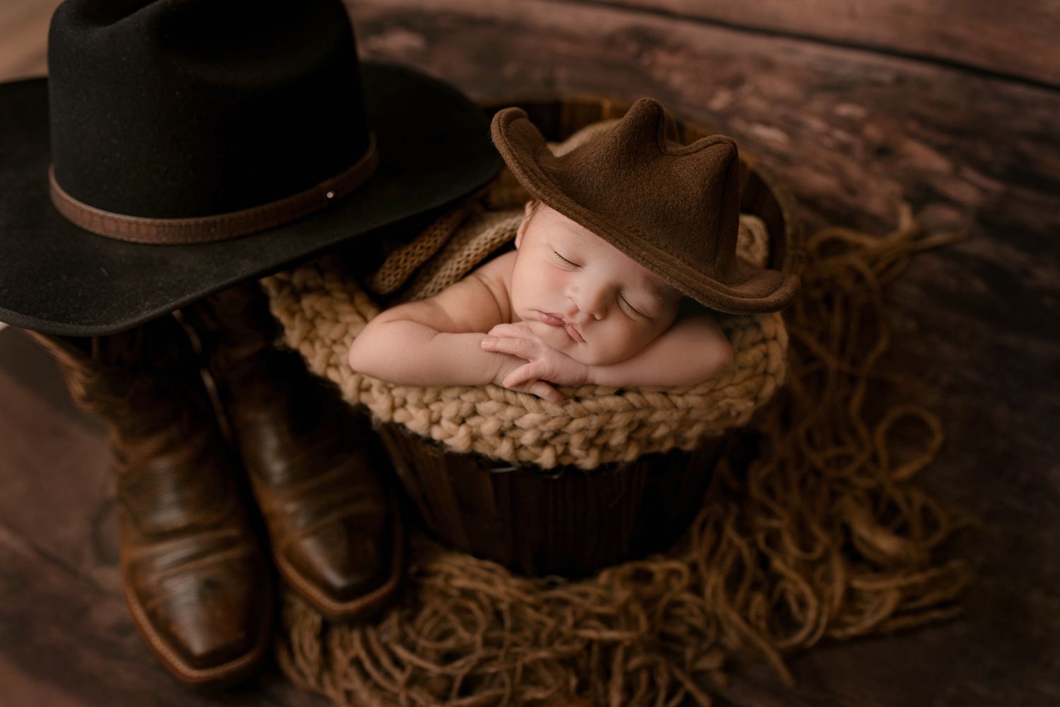 North Alabama Newborn Photographer
Southern Tennessee Newborn Photography 
Newborn mini session, Newborn session near me 
watch me grow