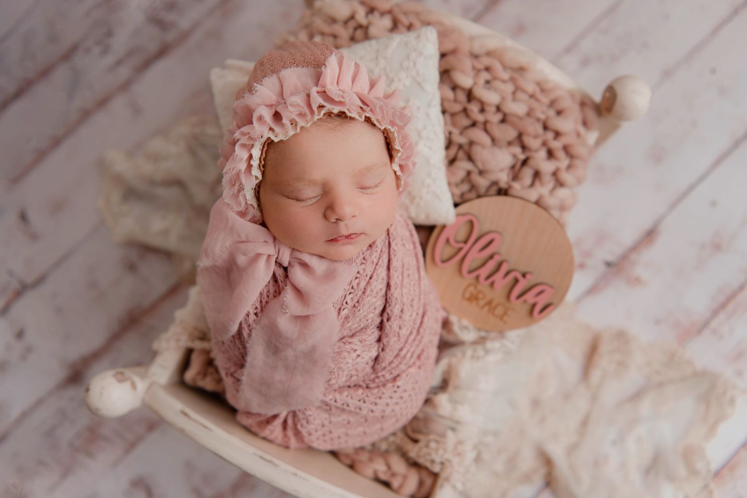 North Alabama Newborn Photographer
Southern Tennessee Newborn Photography 
Newborn mini session, Newborn session near me 
watch me grow