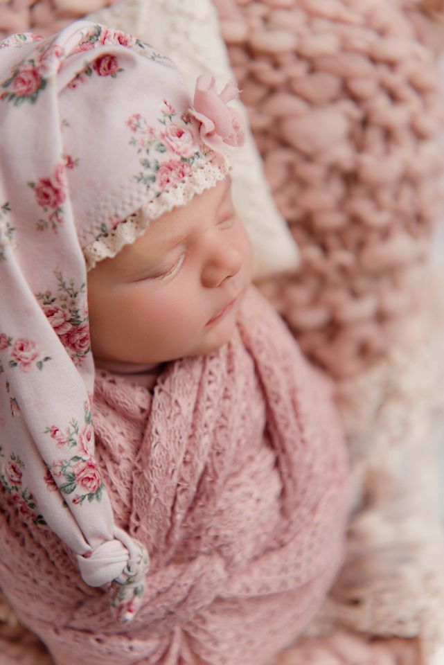 North Alabama Newborn Photographer
Southern Tennessee Newborn Photography 
Newborn mini session, Newborn session near me 
watch me grow