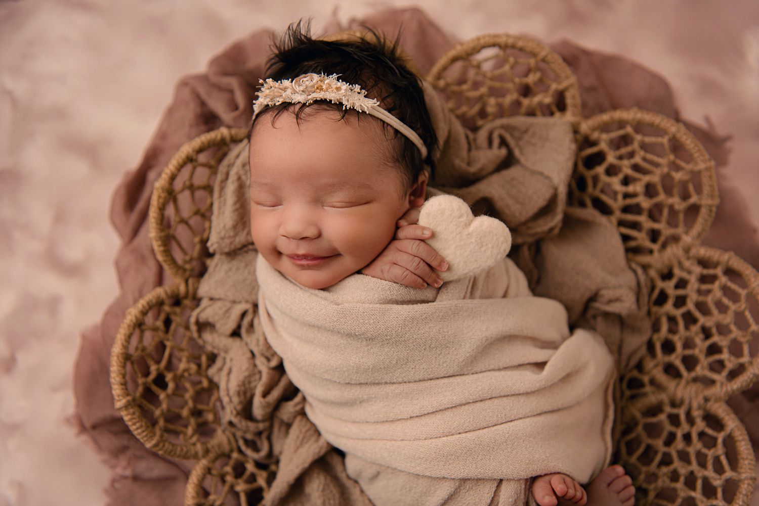 North Alabama Newborn Photographer
Southern Tennessee Newborn Photography 
Newborn mini session, Newborn session near me 
watch me grow