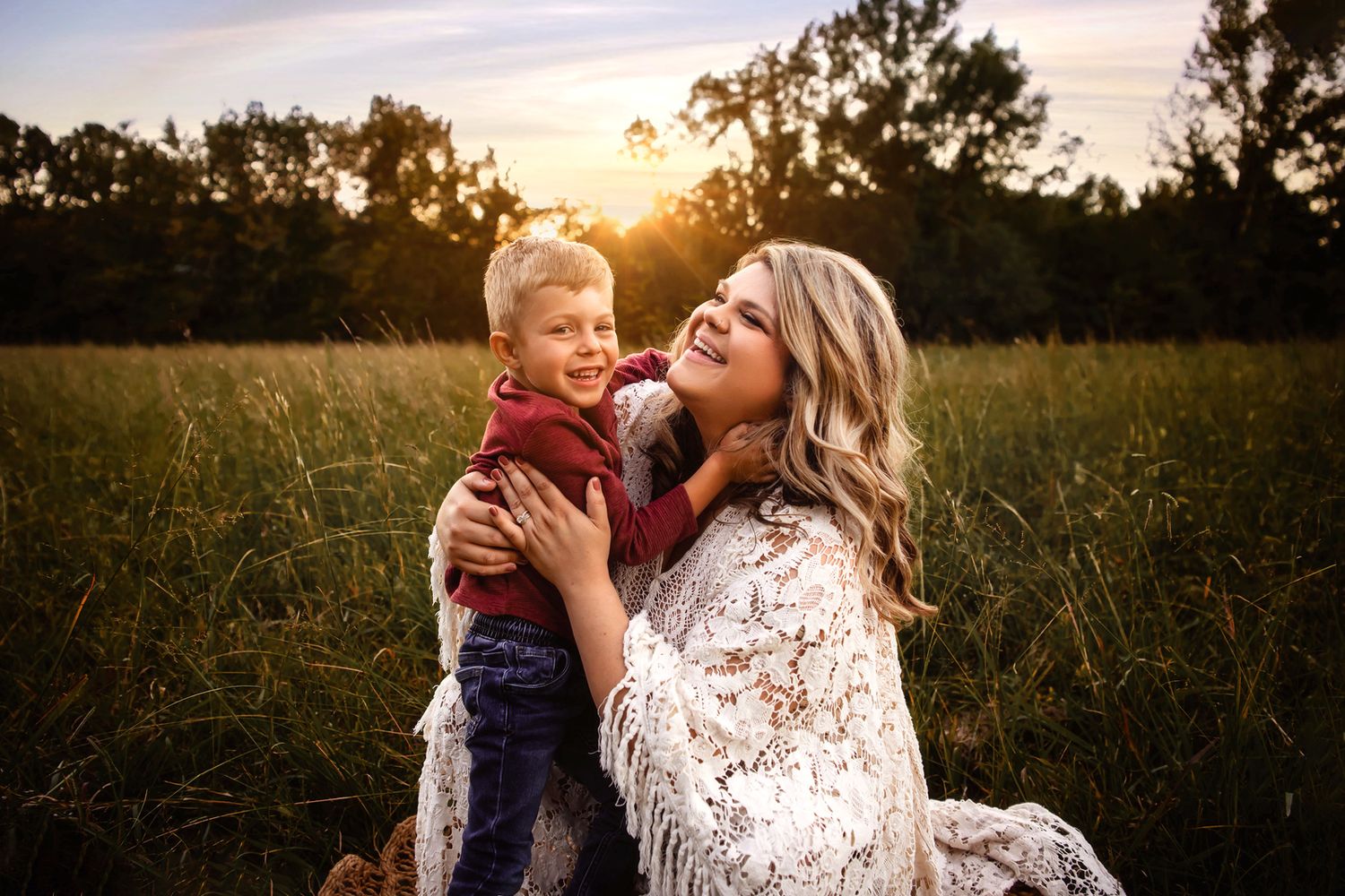 Mommy and me sessions near me.  North Alabama Photographer Shoals, Florence, Killen, Rogersville, Anderson, Madison, Athens, Huntsville, AL