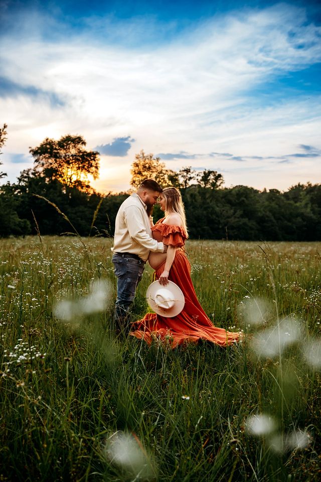 North Alabama Maternity Photographer
Southern Tennessee Newborn Photography 
Newborn mini session, Newborn session near me 
watch me grow