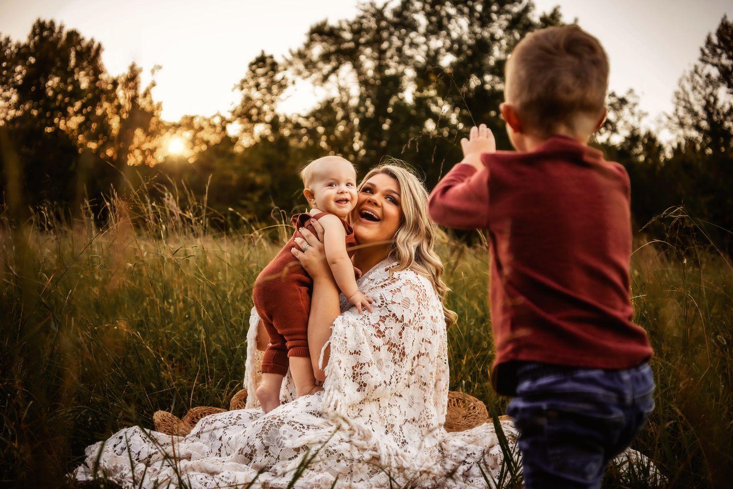 Mommy and me sessions near me.  North Alabama Photographer Shoals, Florence, Killen, Rogersville, Anderson, Madison, Athens, Huntsville, AL
