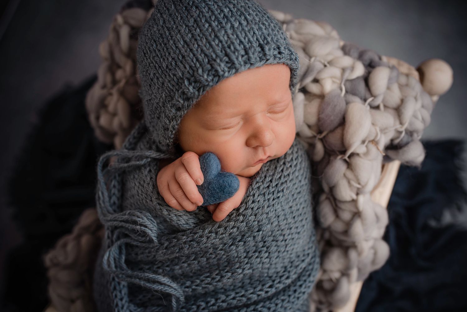 North Alabama Newborn Photographer
Southern Tennessee Newborn Photography 
Newborn mini session, Newborn session near me 
watch me grow