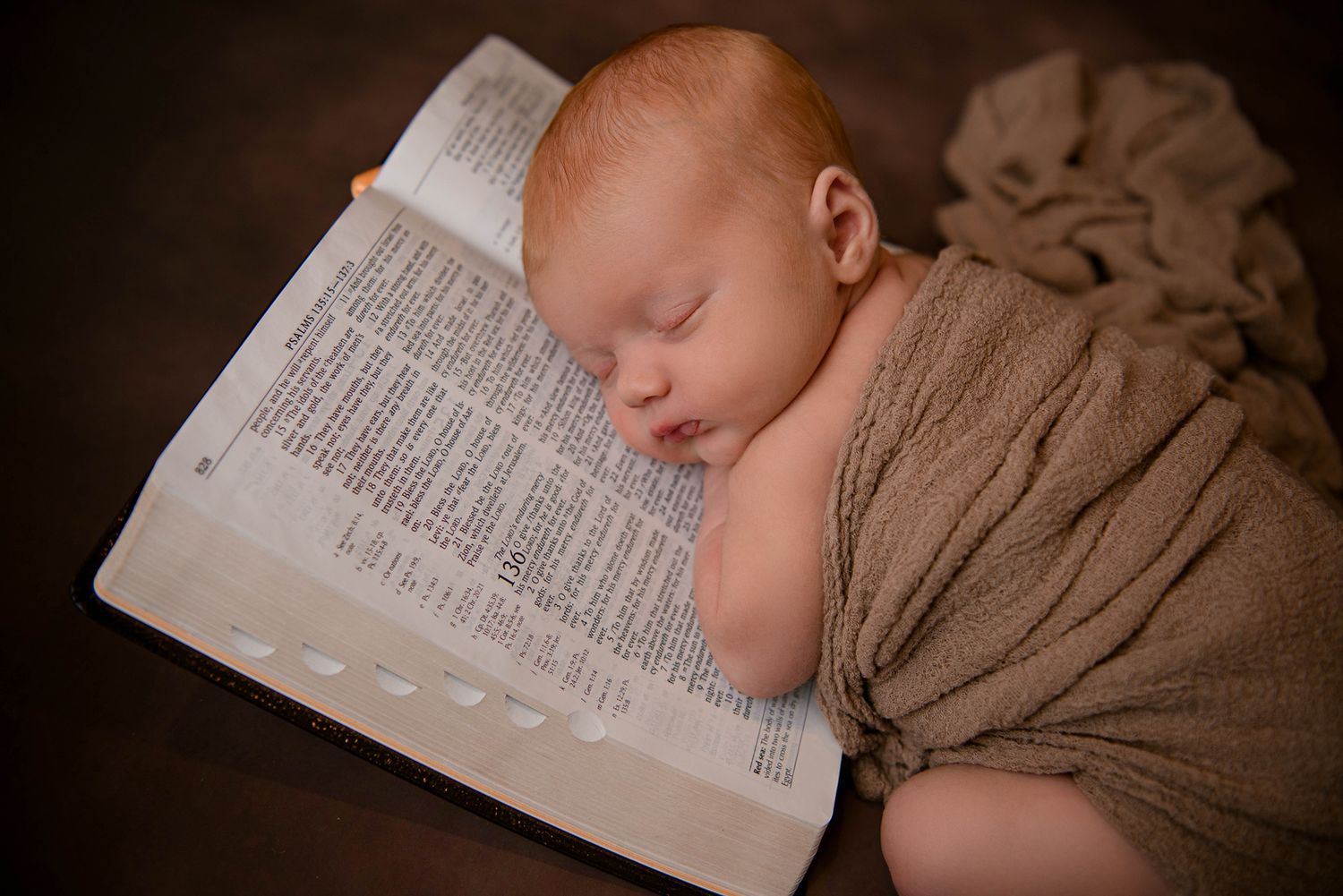North Alabama Newborn Photographer
Southern Tennessee Newborn Photography 
Newborn mini session, Newborn session near me 
watch me grow
