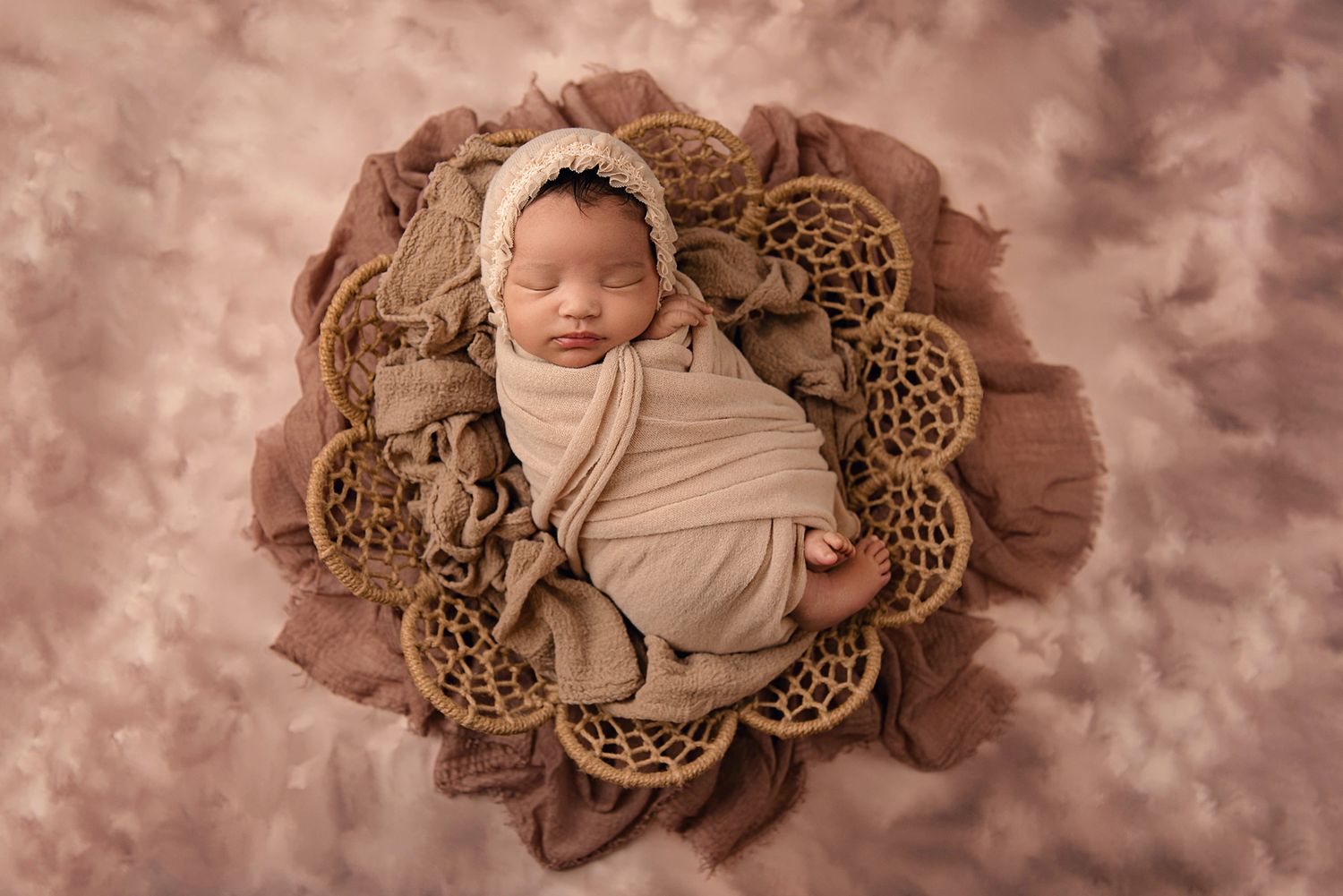 North Alabama Newborn Photographer
Southern Tennessee Newborn Photography 
Newborn mini session, Newborn session near me 
watch me grow