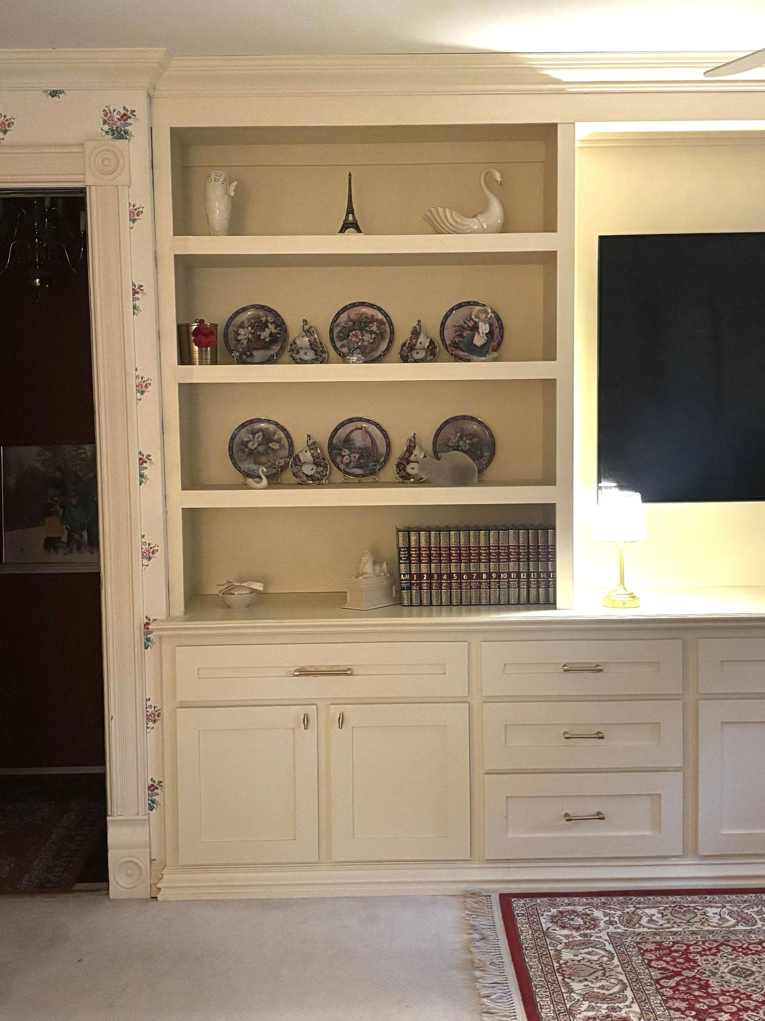 Display bookshelves for books and personal mementos.