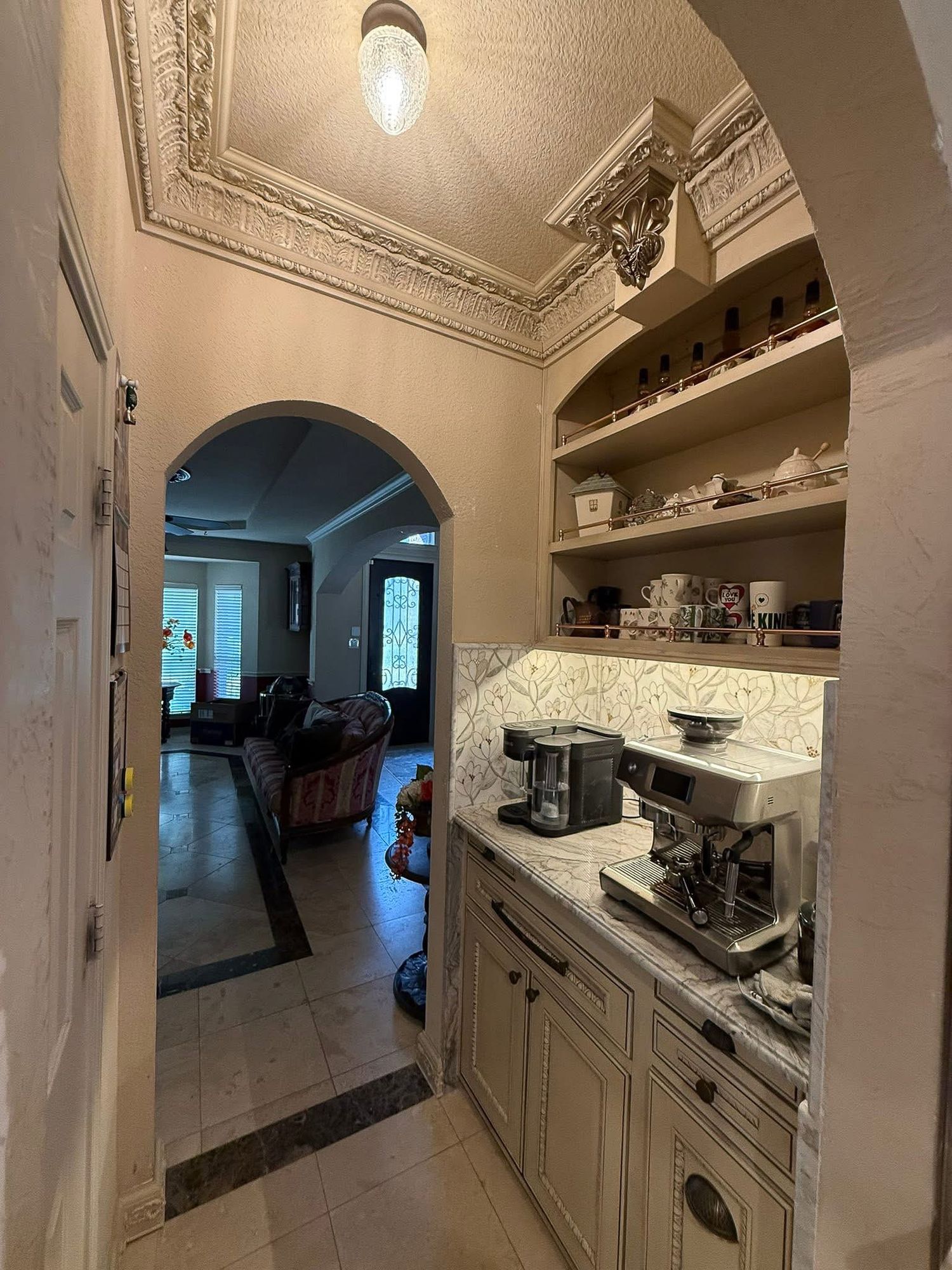Coffee bar with integrated storage
