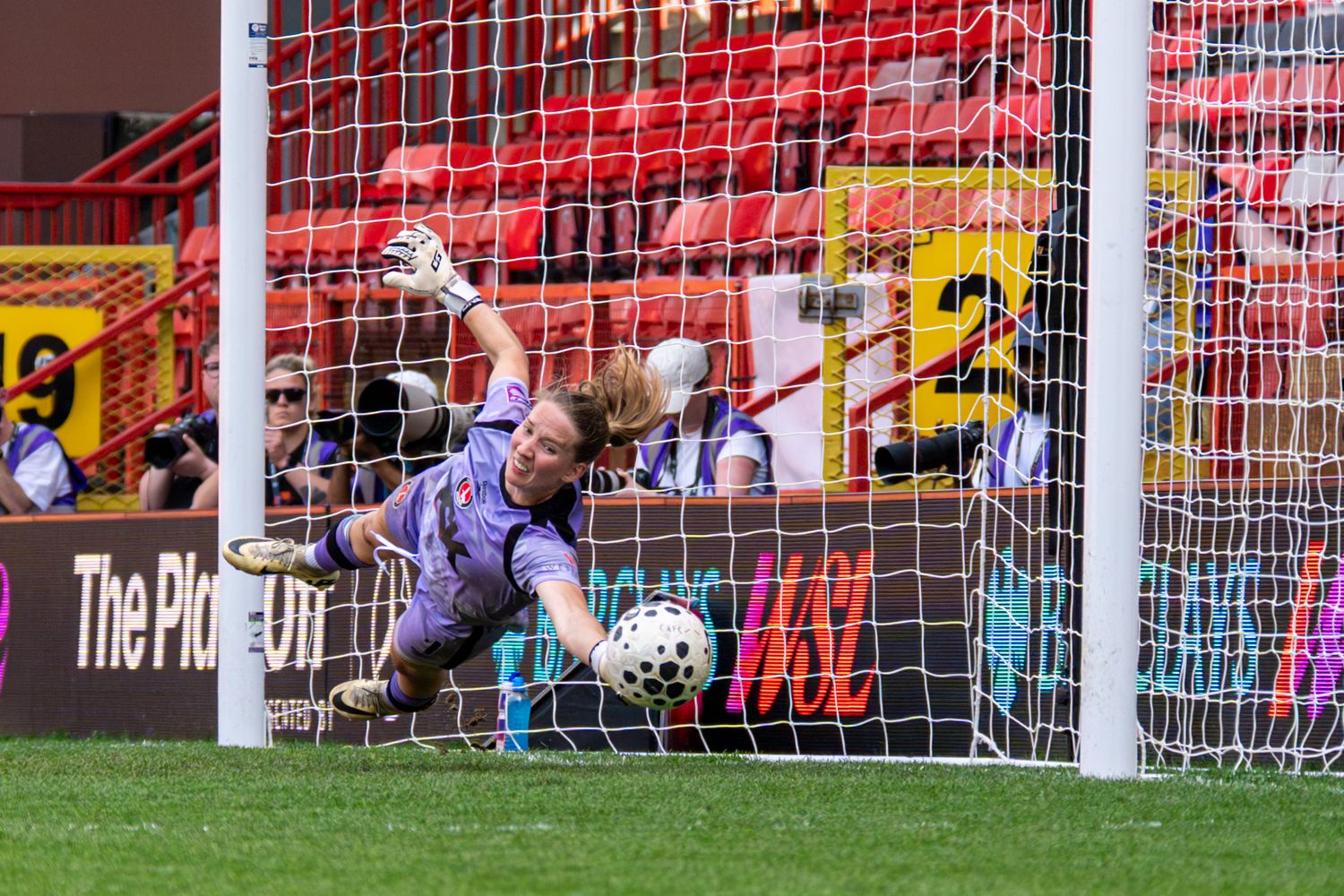 WSL2 WSL Women's Football - Sports Photography, London, Kent