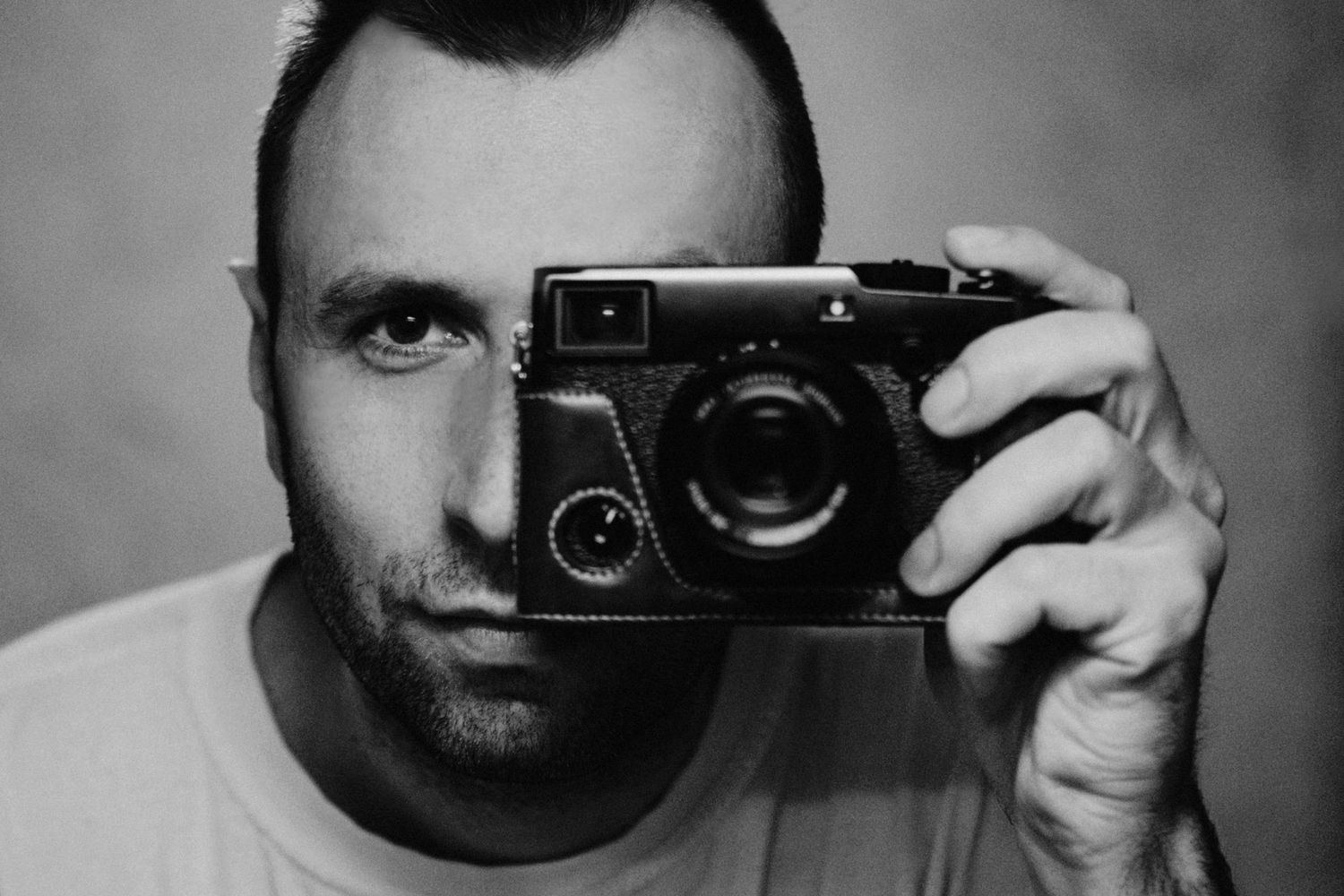 Делян Наров сватбен фотограф. Красива сватбена фотосесия сред природата. Сватбена фотография Русе.