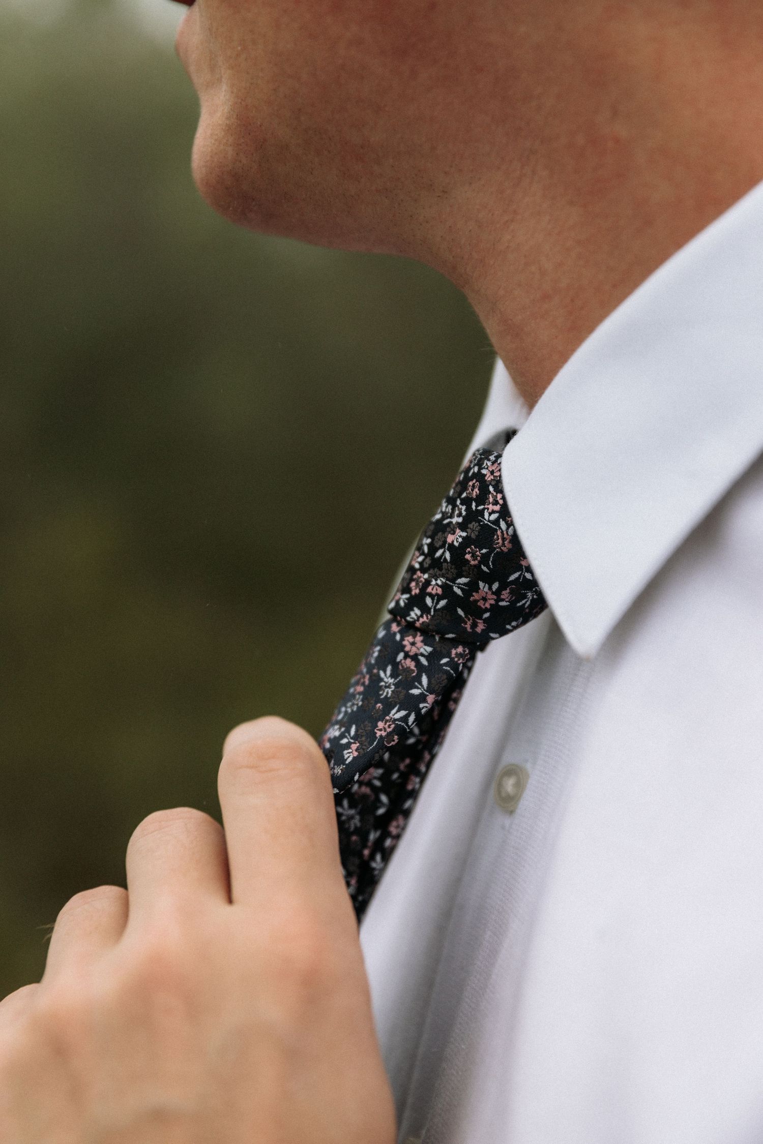 groom tie close up