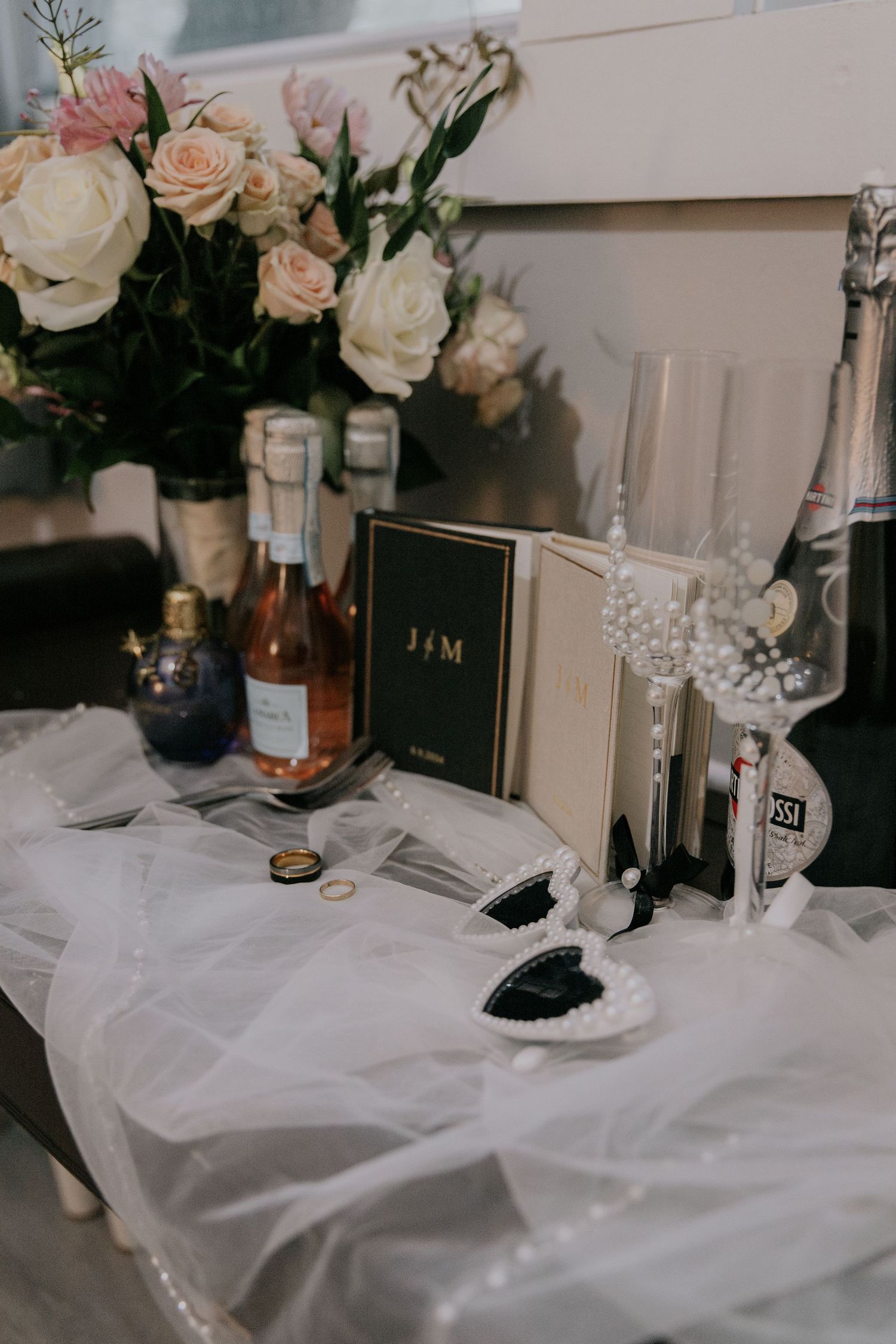 details and decorations elopement day