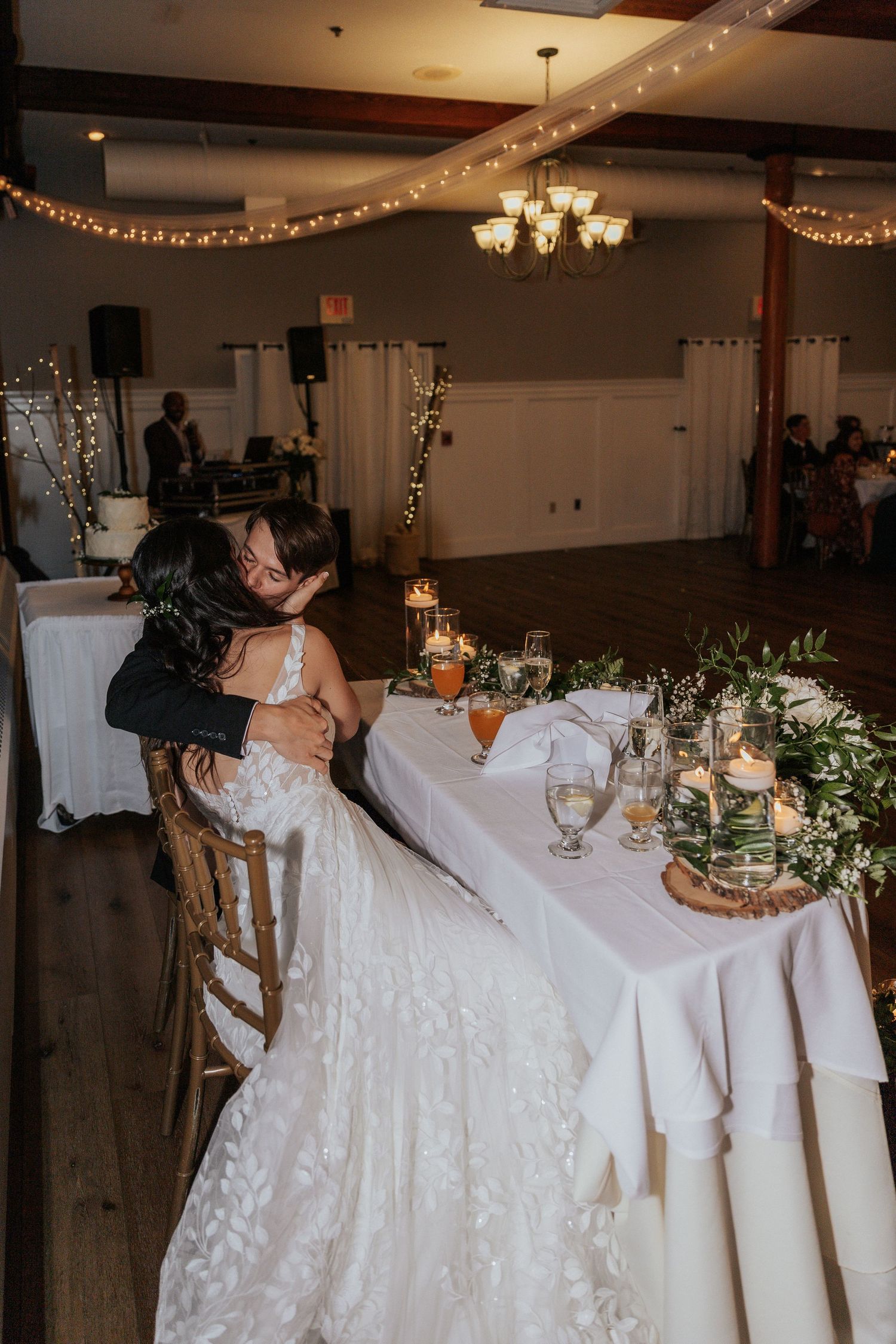 reception kiss