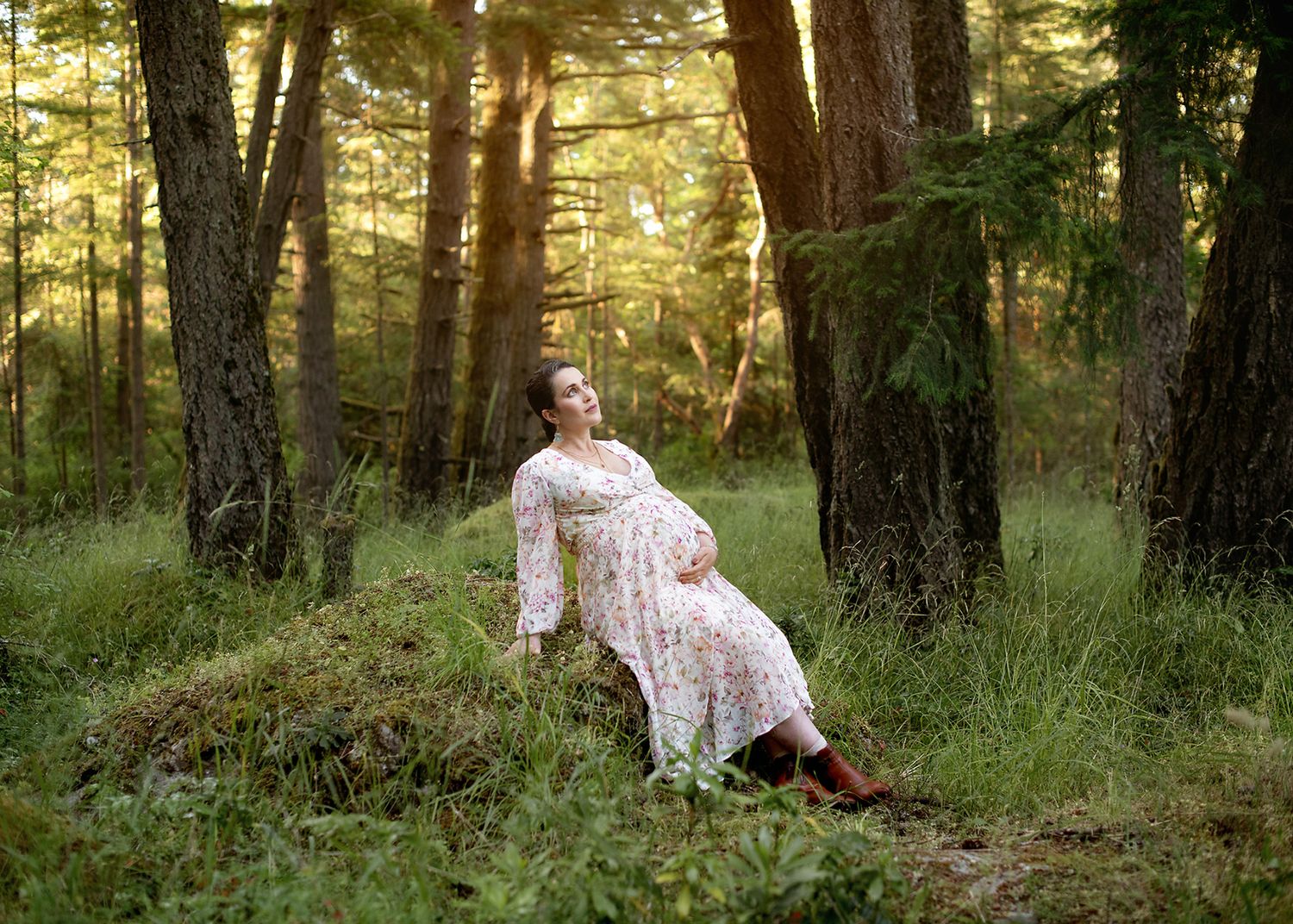 Pregnant mother posing in a dreamy forest scene at sunset, Victoria BC outdoor maternity session