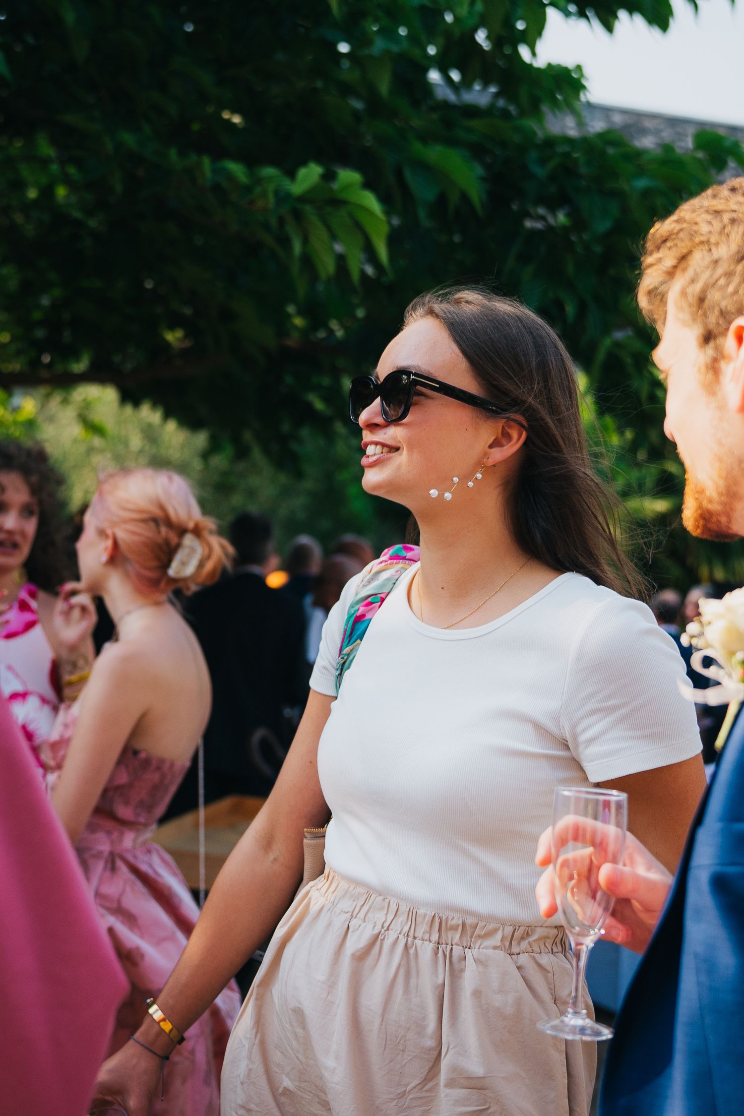 mariage photo cocktail fille sourire - Martin TRAMOND, photographe vidéaste