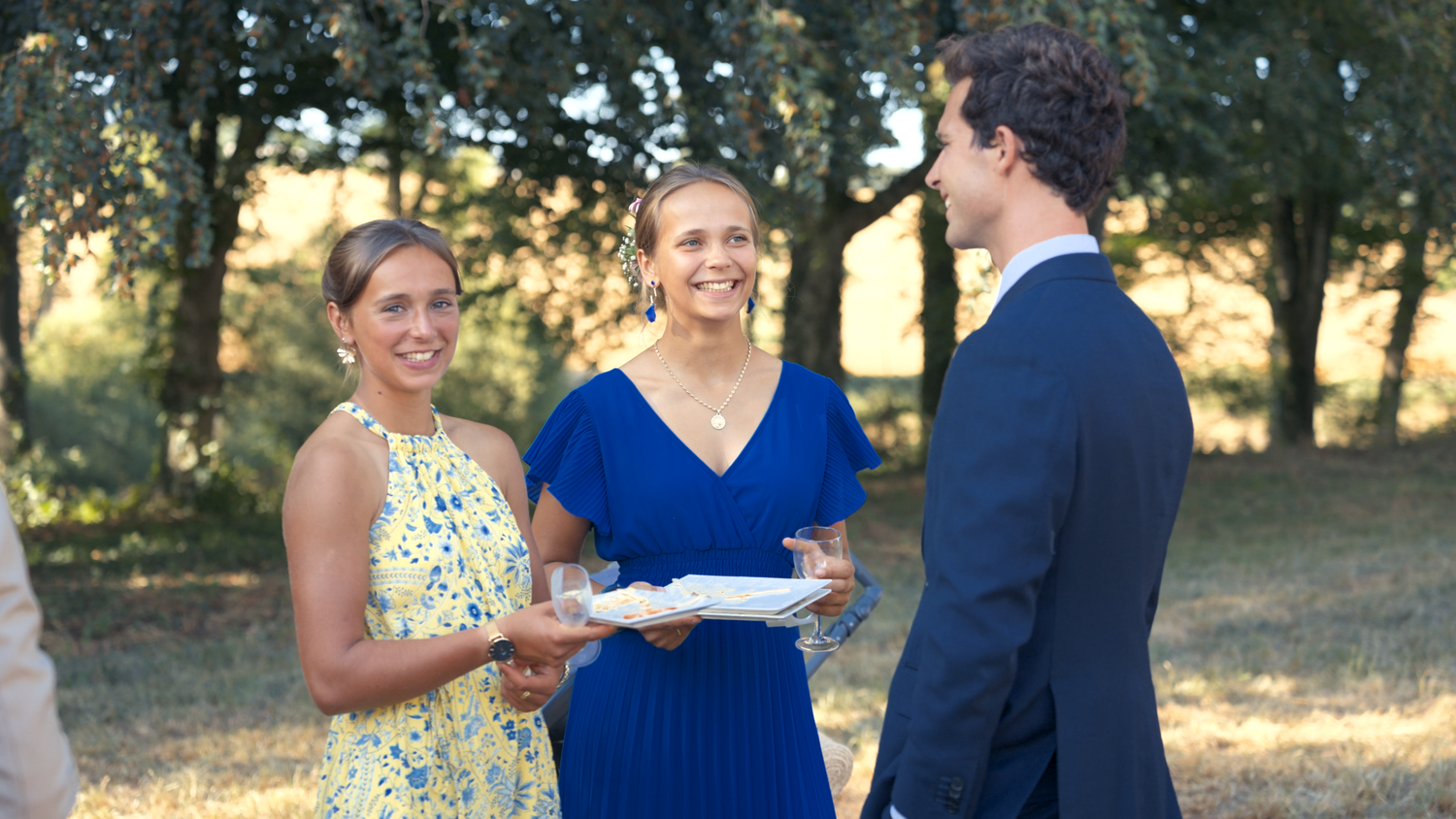 mariage video cocktail sourire - Martin TRAMOND, photographe vidéaste
