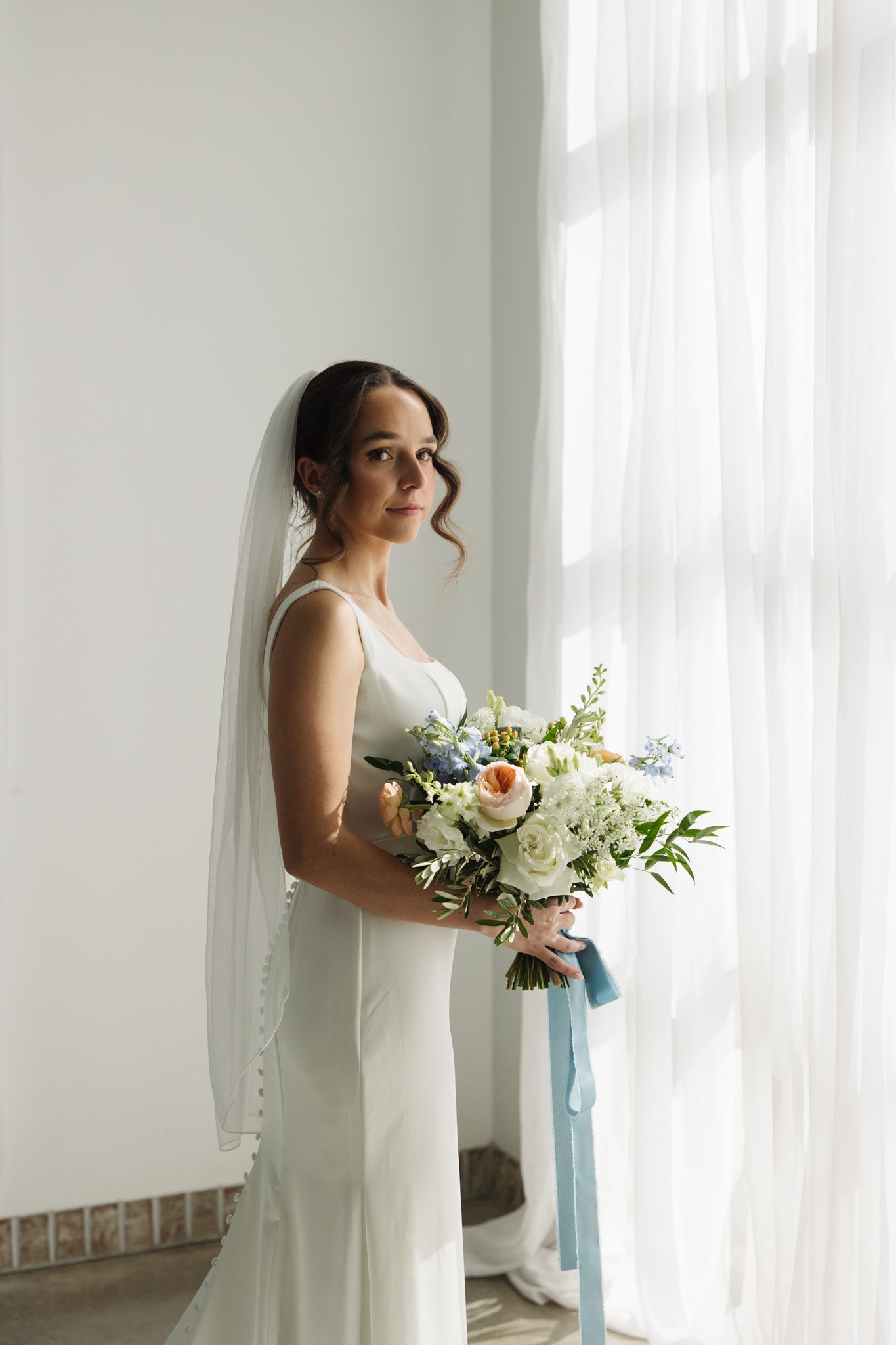 Natural light wedding photographer in Philadelphia with refined editorial style-16.jpg