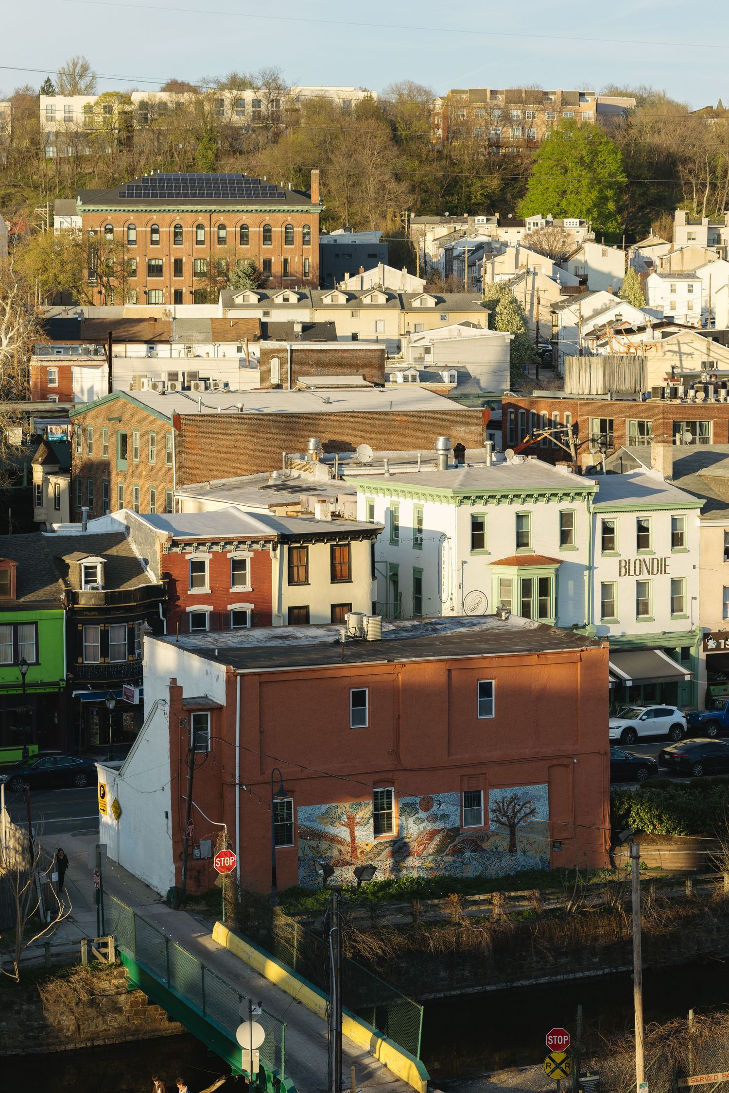 manayunk philadelphia engagement photos.jpg