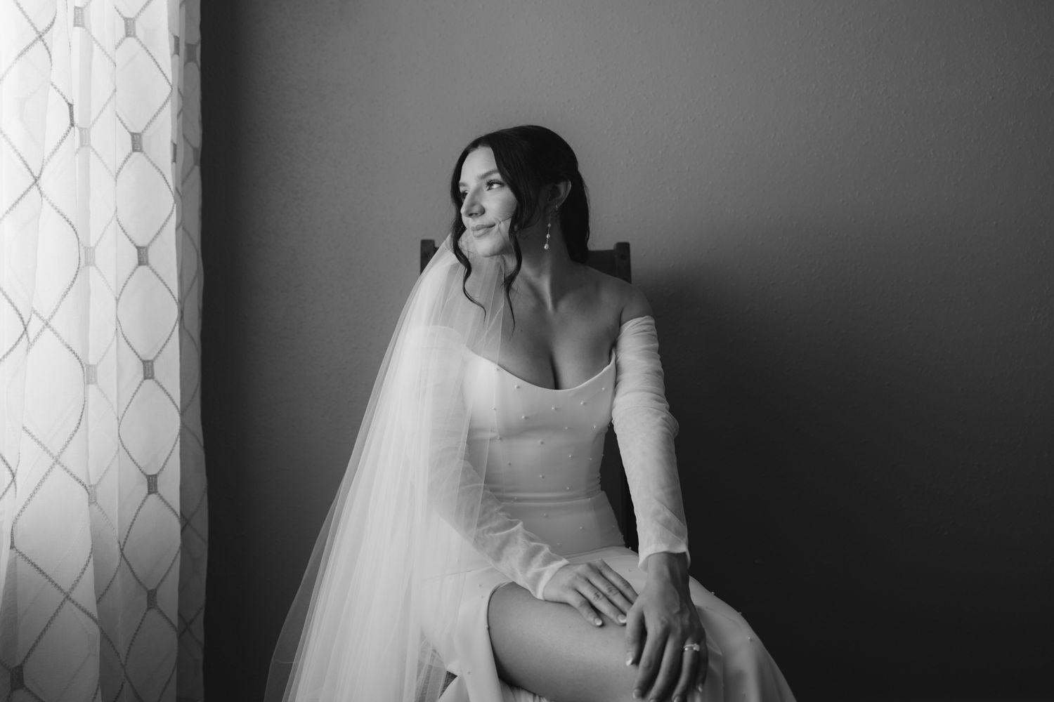 The Willows Villanova wedding day captured in timeless, emotional photography-10.jpg