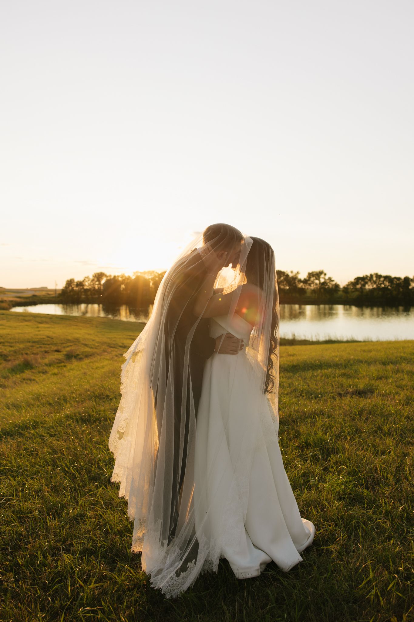 Editorial golden hour photography in Philadelphia inspired by modern romance-3.jpg