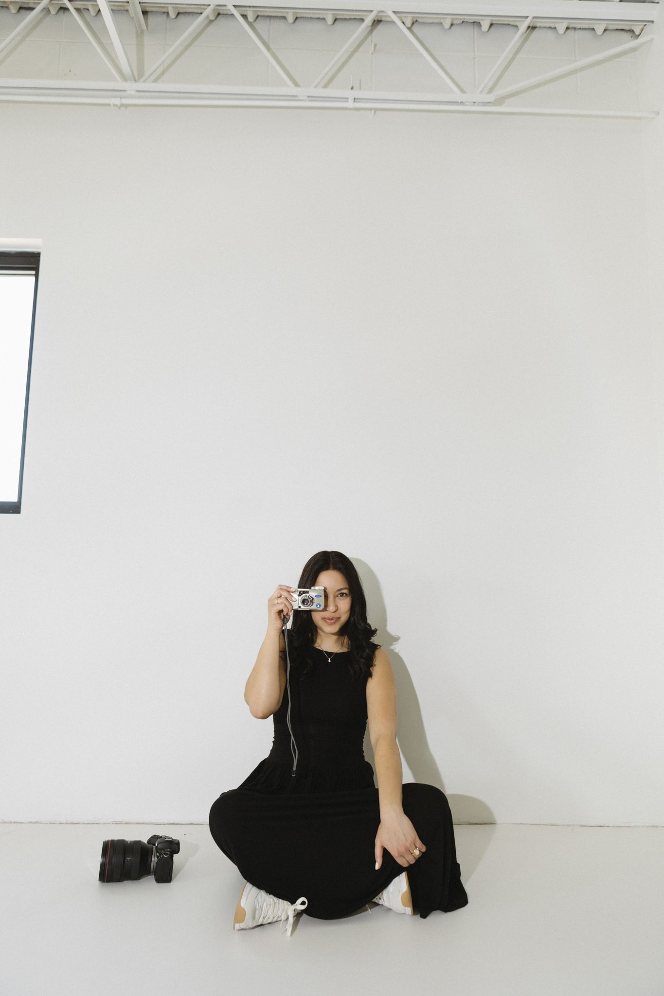 Natural light wedding photographer in Philadelphia with refined editorial style-05.jpg