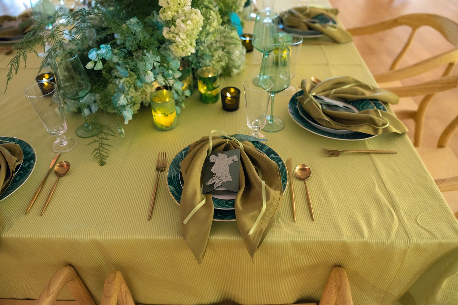 Fine art wedding venue in Philadelphia with intricate detailing, historic charm, and a luxurious gallery-style reception space.-14.jpg
