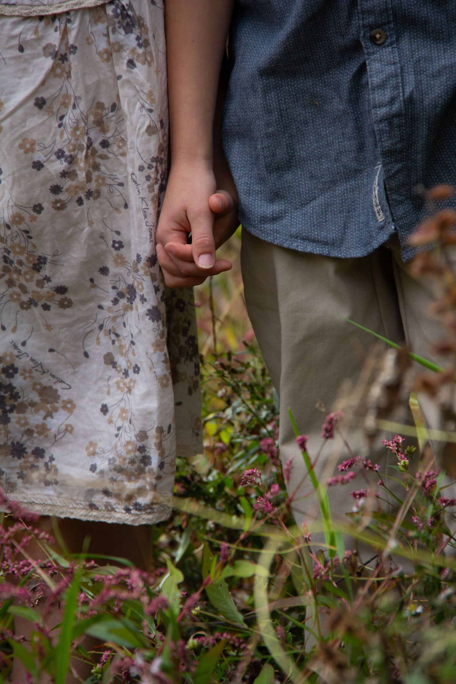 Lifestyle family sessions featuring authentic moments and personalized photography for families capturing love, laughter, and connection