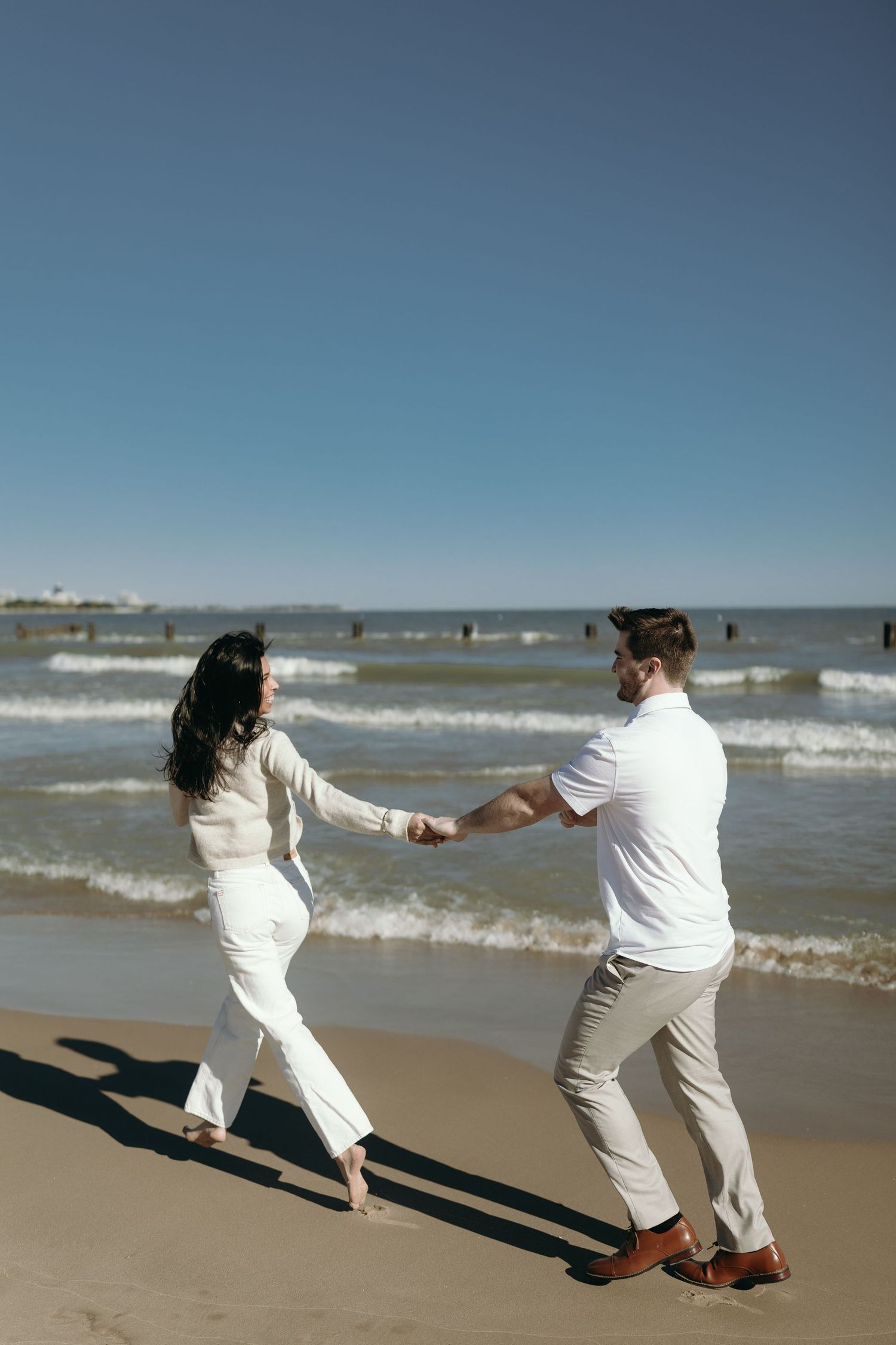 Beach engagement/couple photo location in Chicago