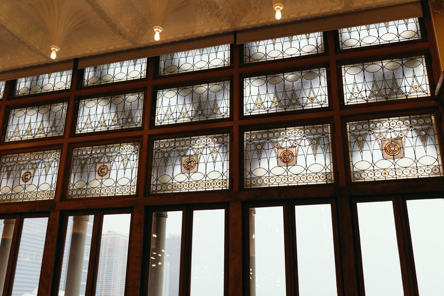 Luxury Chicago Athletic Association wedding captured by Chicago wedding photographer Kailee Rei Photography.
