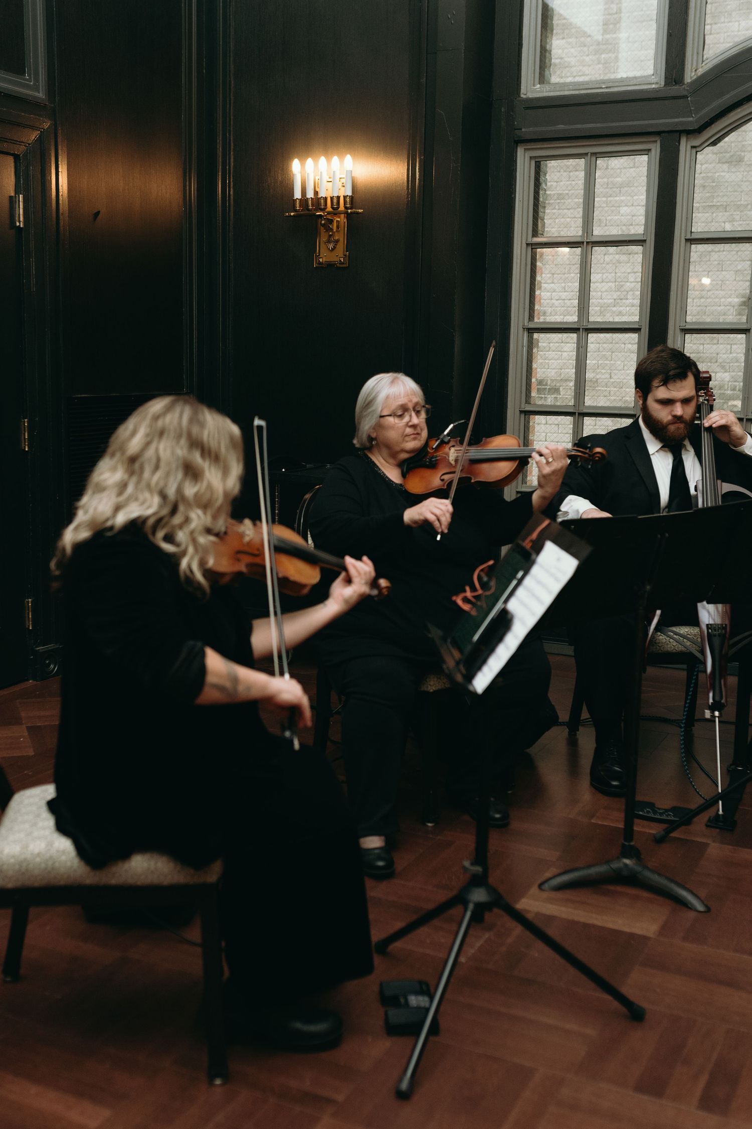Luxury Chicago Athletic Association wedding captured by Chicago wedding photographer Kailee Rei Photography.