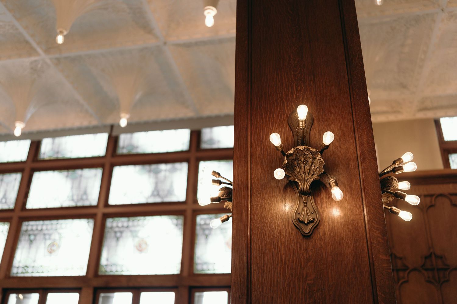 Luxury Chicago Athletic Association wedding captured by Chicago wedding photographer Kailee Rei Photography.