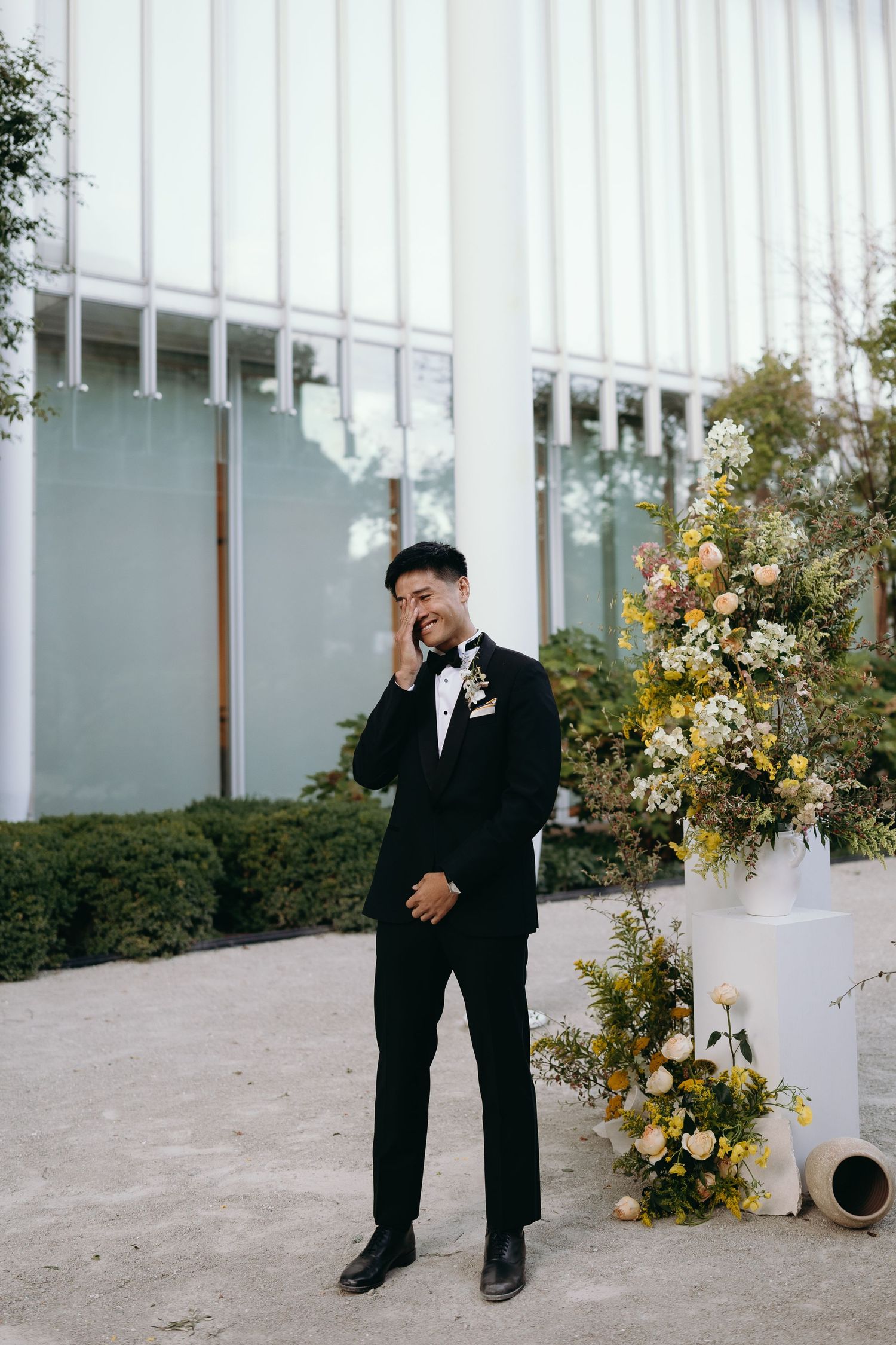 A romantic wedding ceremony at the Art Institute of Chicago