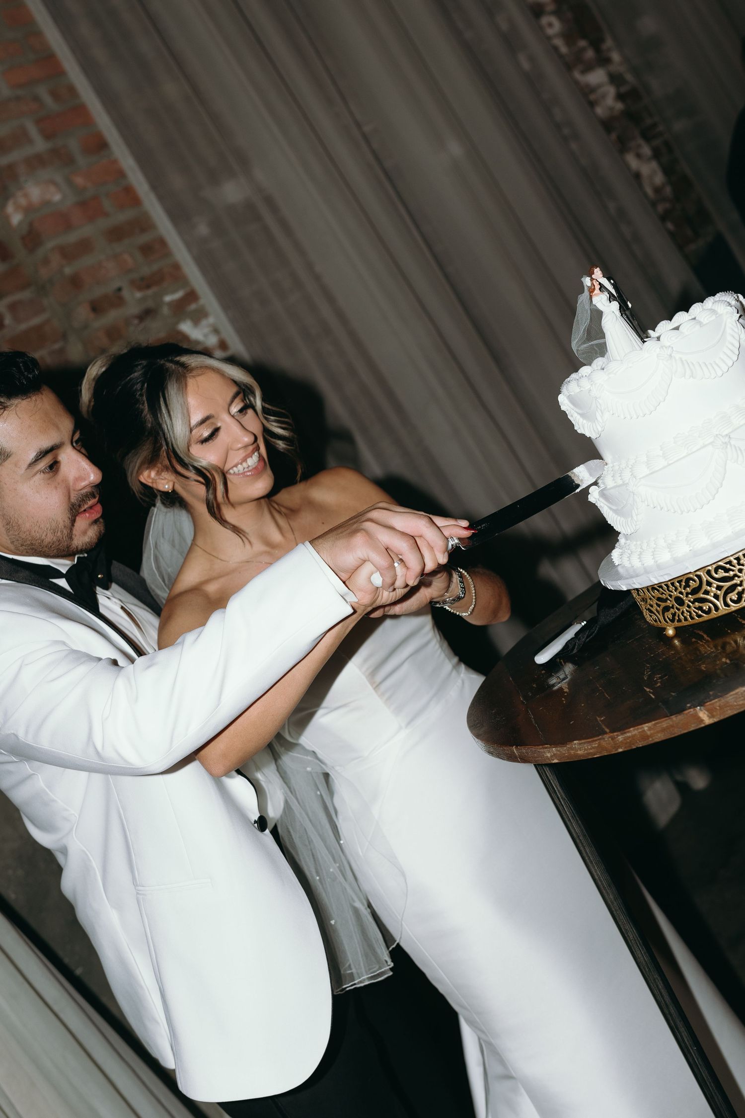 Luxury Fairlie wedding in Chicago featuring a stylish reception captured by Chicago wedding photographer.