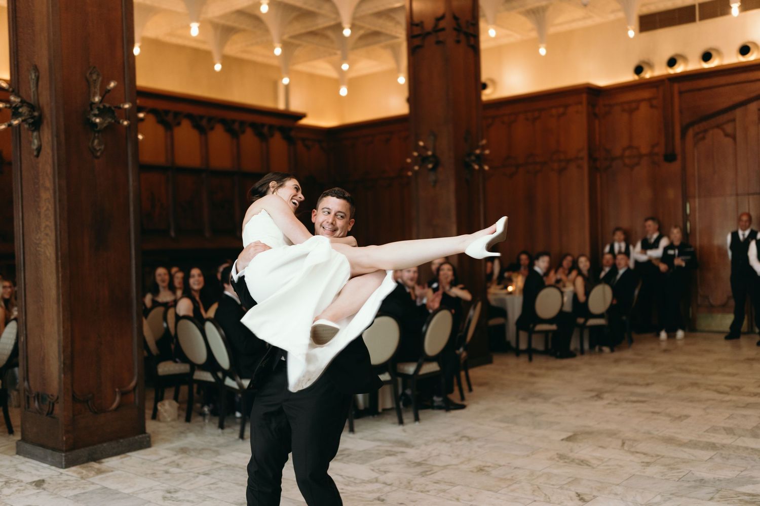 Luxury Chicago Athletic Association wedding captured by Chicago wedding photographer Kailee Rei Photography.