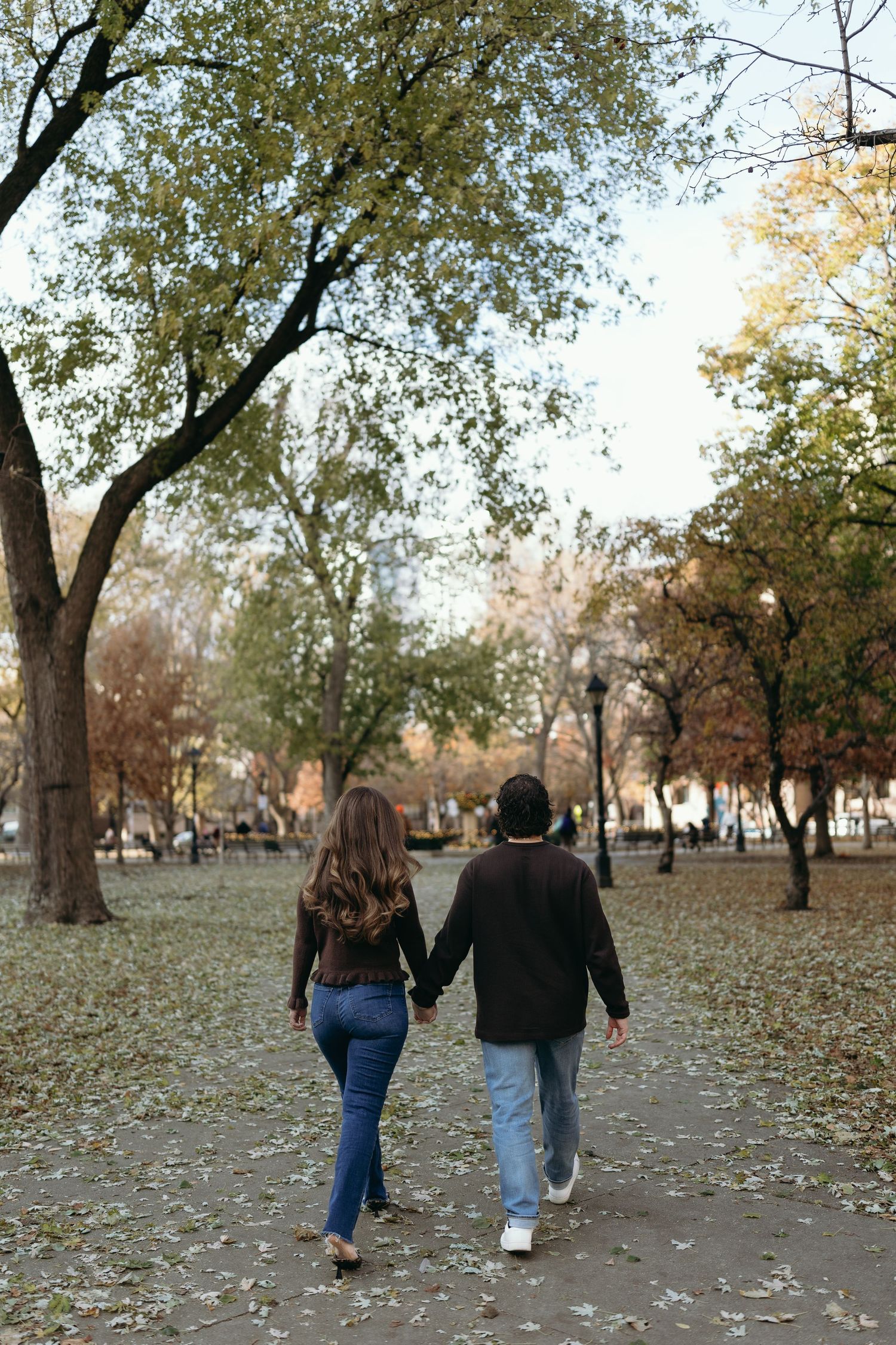 Chicago engagement photographer finds fun photo locations
