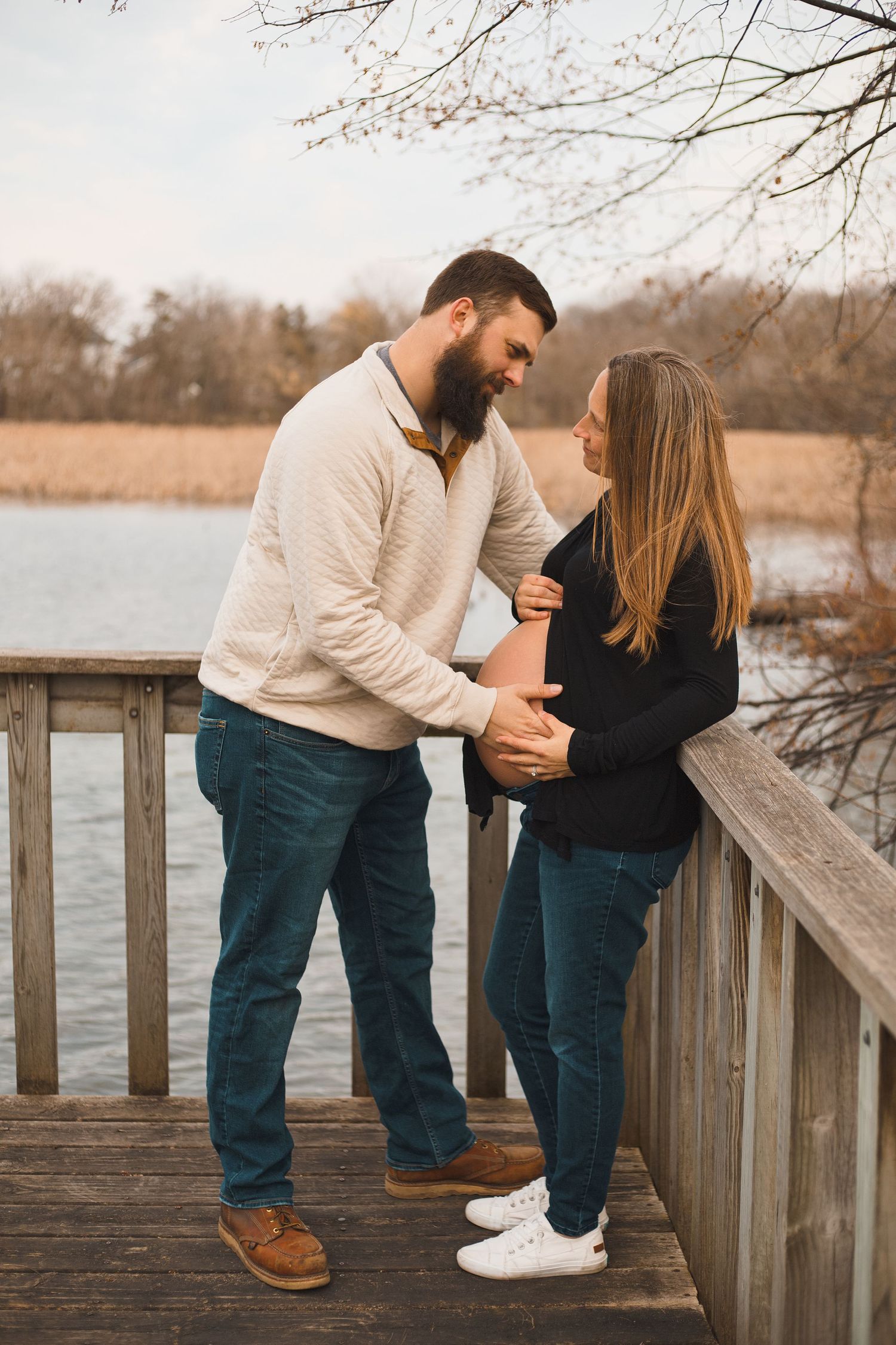 madison wi maternity pregnancy photographer professional photos outdoor winter neutral natural light pictures verona sun prairie waunakee