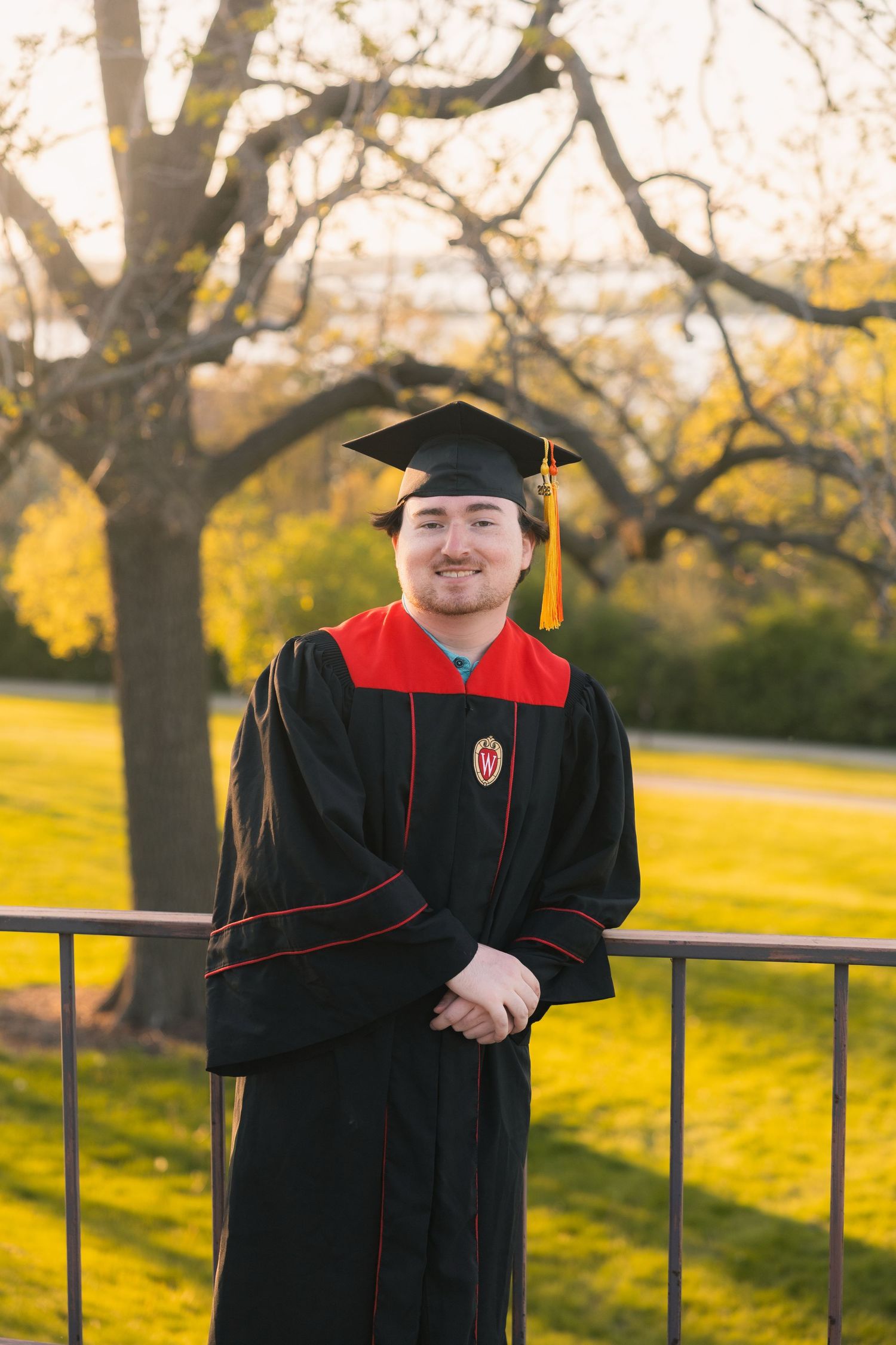 uw madison university of wisconsin graduation badgers camp randall arch campus professional photographer photos linkdn headshots grad pics