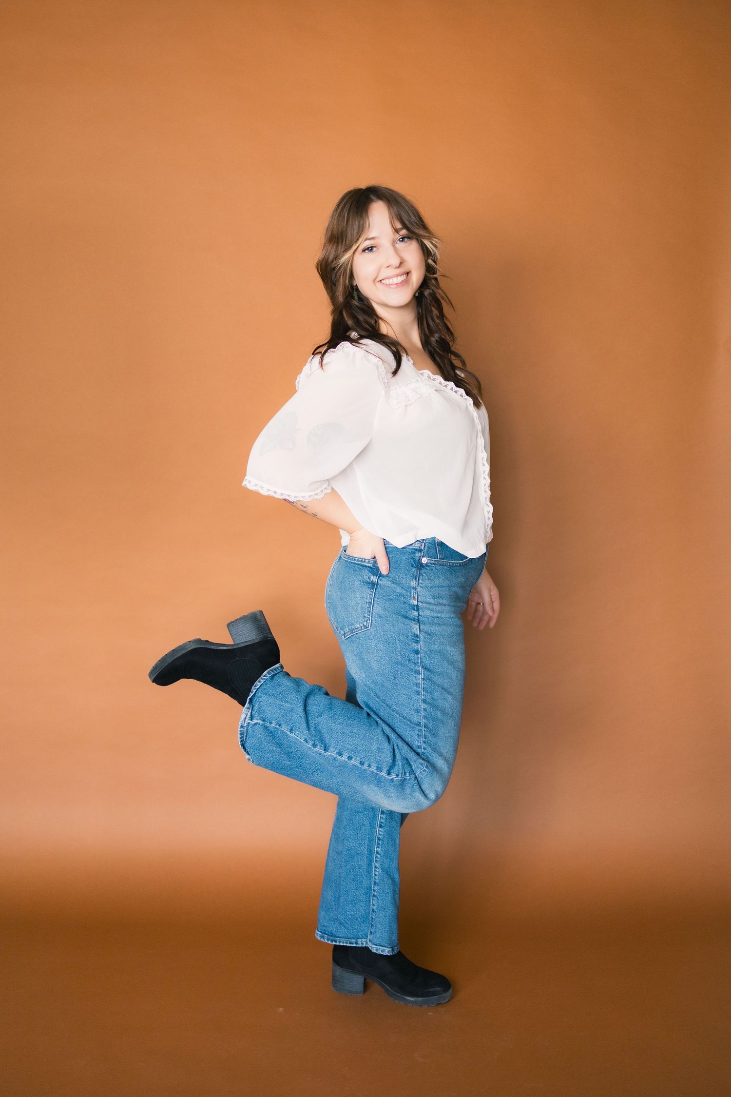 danielle dragan frazier studio portrait photographer aspace downtown madison wi willy street simple backdrop professional natural light
