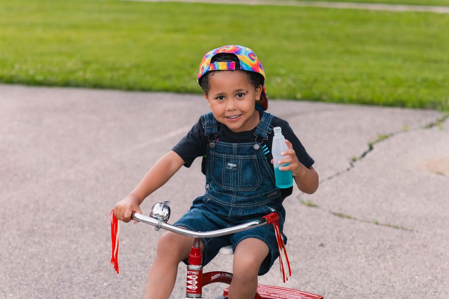 madison wi summer mini session family photographer nostalgic photos fun action candid sunridge park basketball popsicles bubbles wisconsin