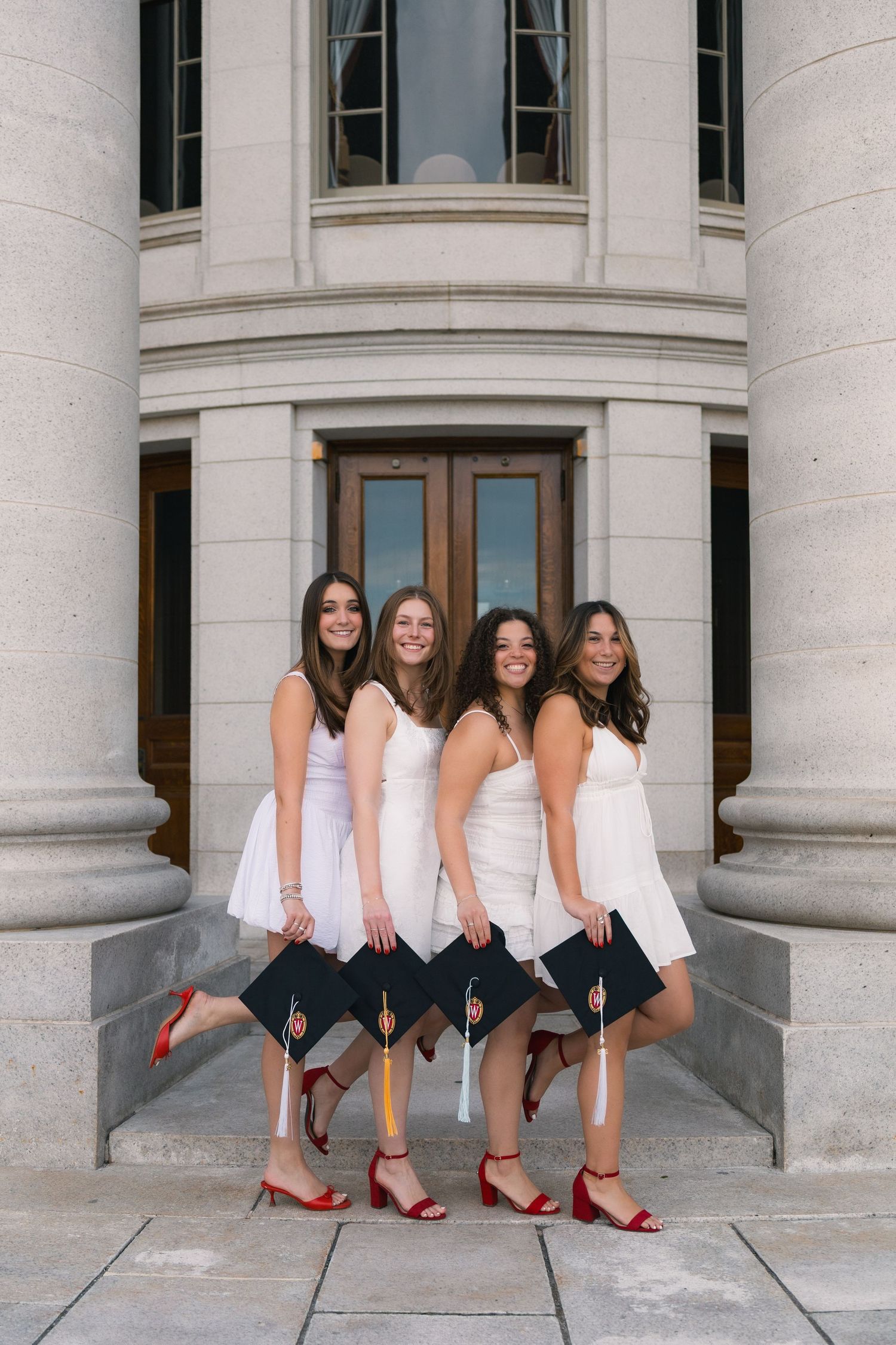 uw madison graduation photographer graduates university of wisconsin badgers alumni sorority sisters professional pictures capitol building