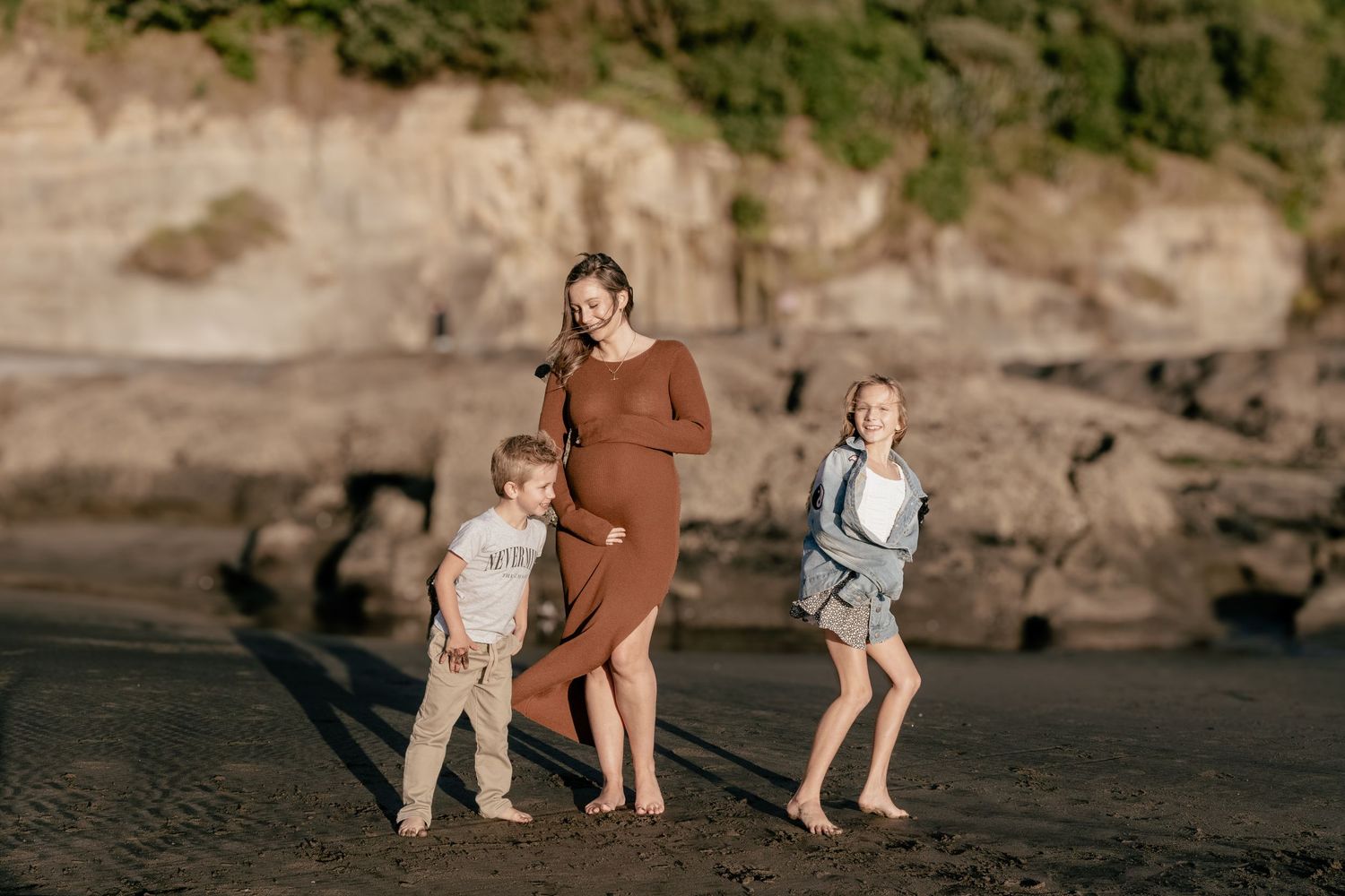 Muriwai Beach Family Session: Maternity moments captured during sunset. Auckland & North Shore photographer.