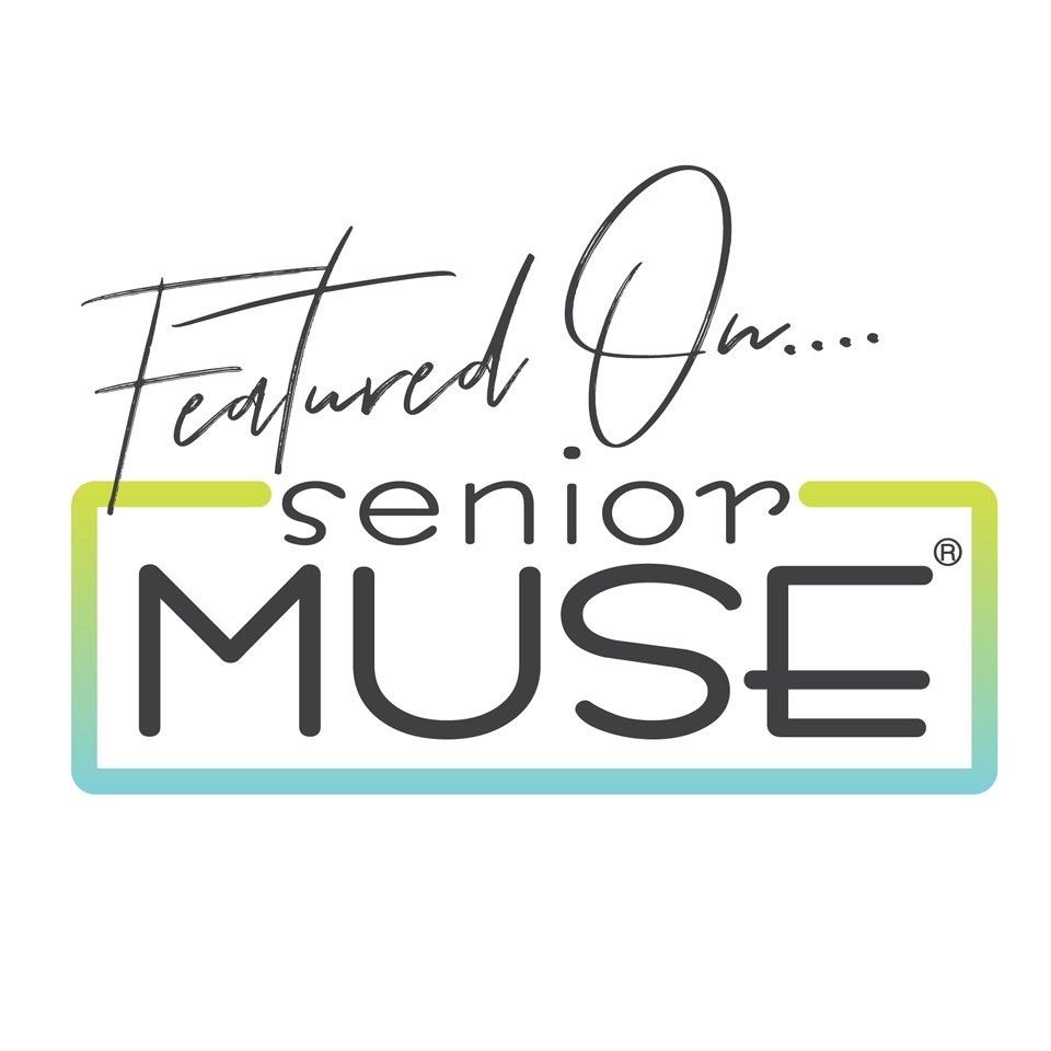 Featured On Senior Muse badge logo with gradient green and blue border on white background.