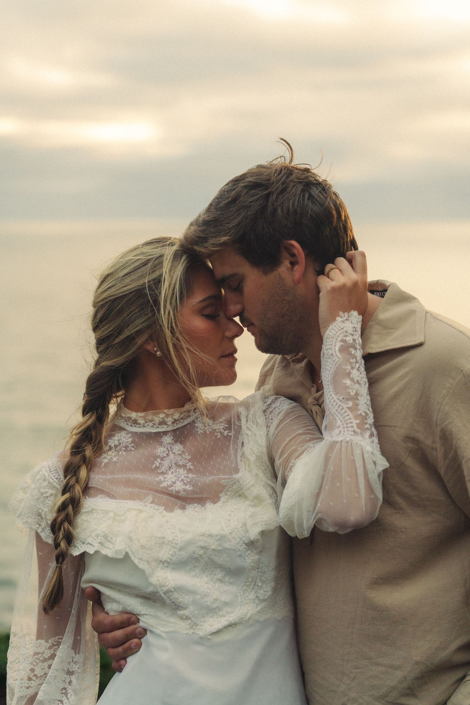 Romantic elopement on the Oregon Coast