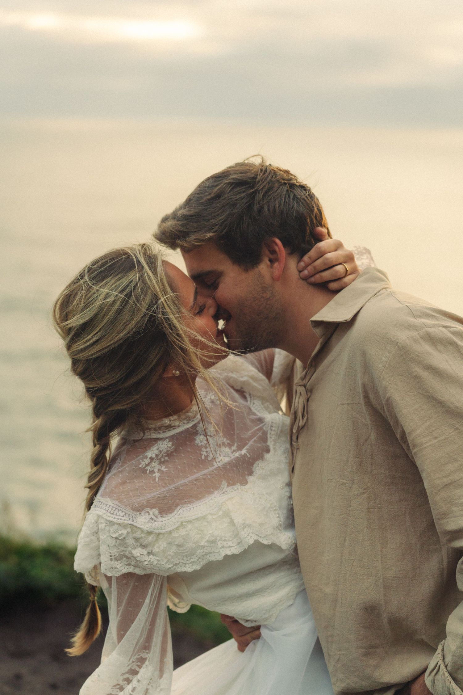 Romantic elopement on the Oregon Coast
